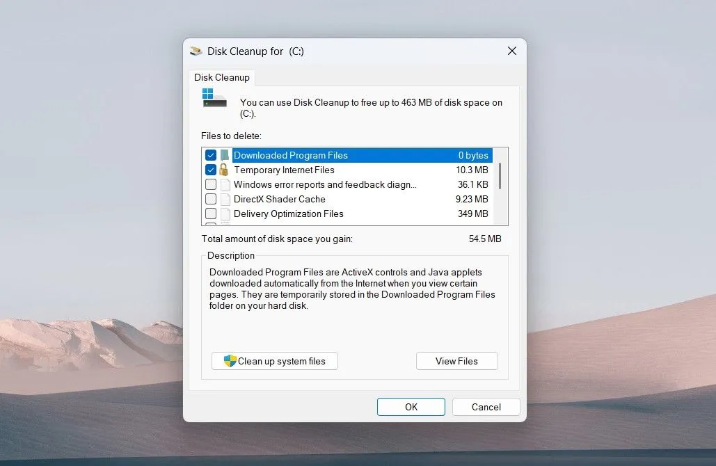 Cửa sổ công cụ Disk Cleanup để dọn dẹp file rác trên Windows 11