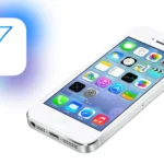 Điện thoại iPhone chạy iOS 7 với giao diện phẳng, biểu tượng đầy màu sắc