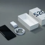 Điện thoại Samsung Galaxy S20 FE cùng hộp và các phụ kiện nguyên bản, minh chứng cho tình trạng như mới