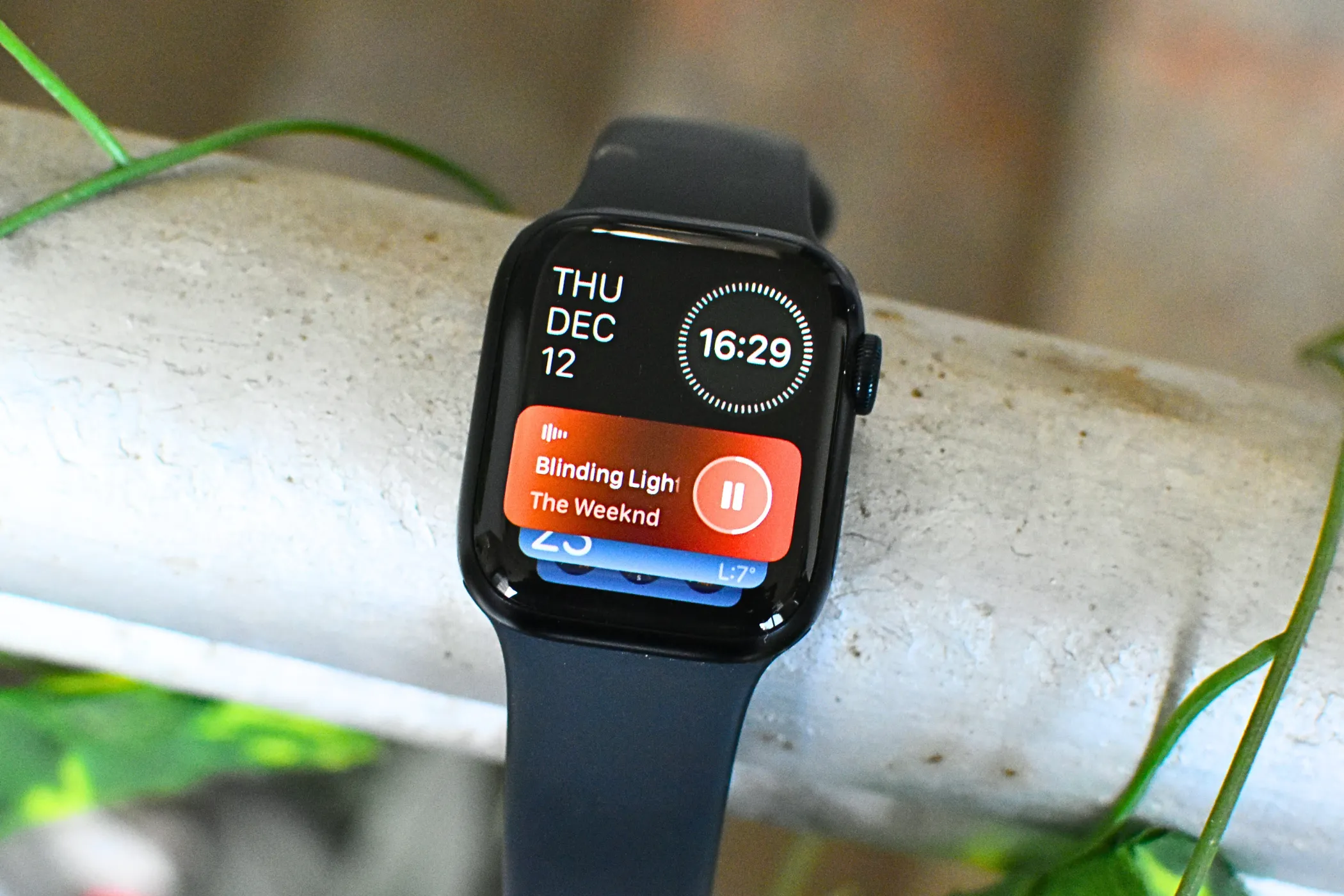 Đồng hồ Apple Watch hiển thị giao diện Live Activities