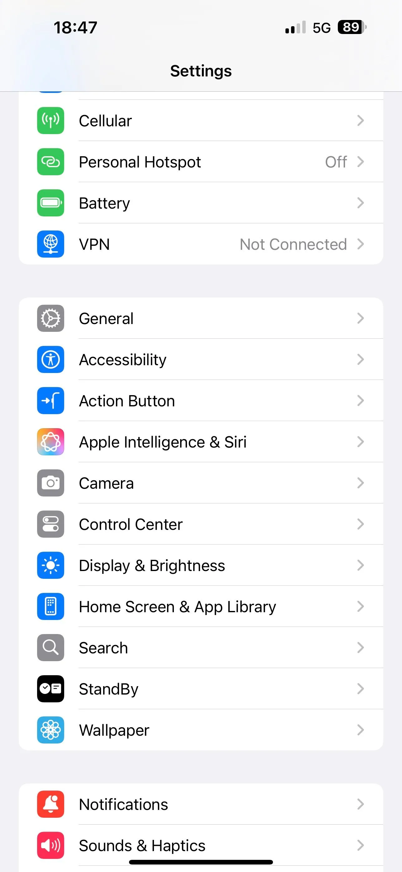 Giao diện Cài đặt (Settings) trên iPhone, hiển thị các tùy chọn trợ năng.