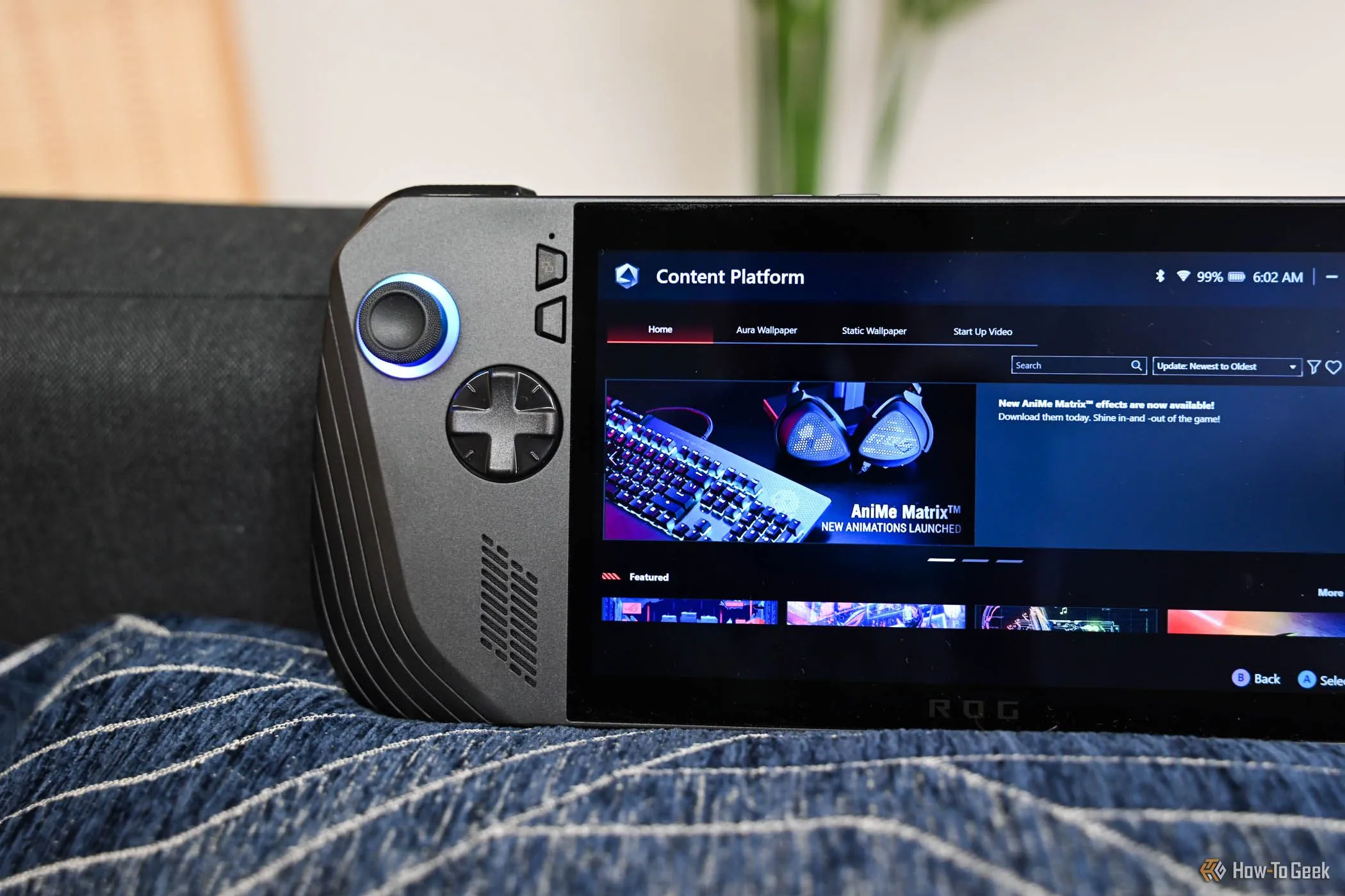 Giao diện nền tảng chơi game trên ASUS ROG Ally X, minh họa khả năng chơi game mọi lúc mọi nơi.