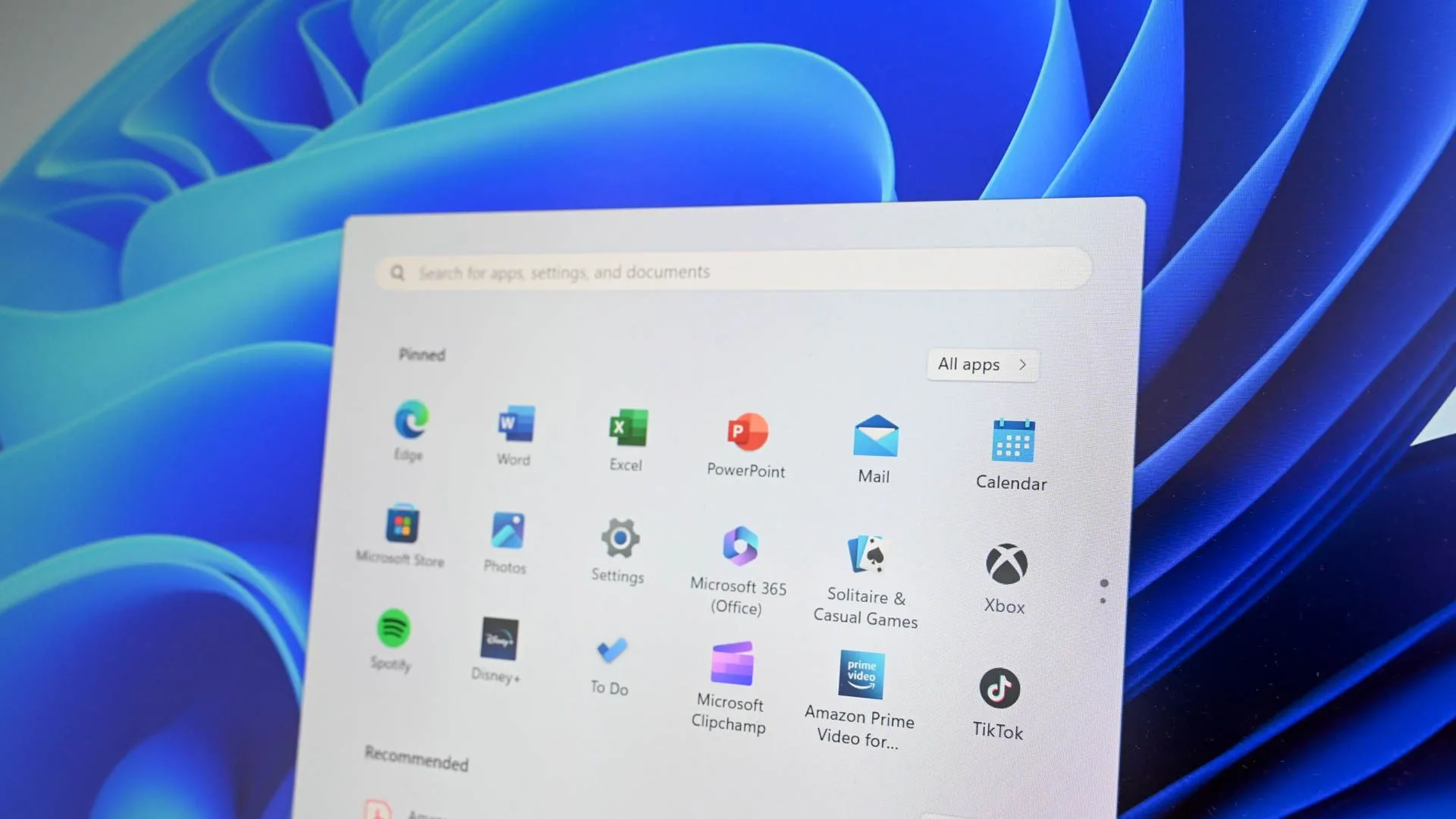 Giao diện Start Menu Windows 11 hiển thị các ứng dụng được sắp xếp khoa học theo chế độ xem mới.