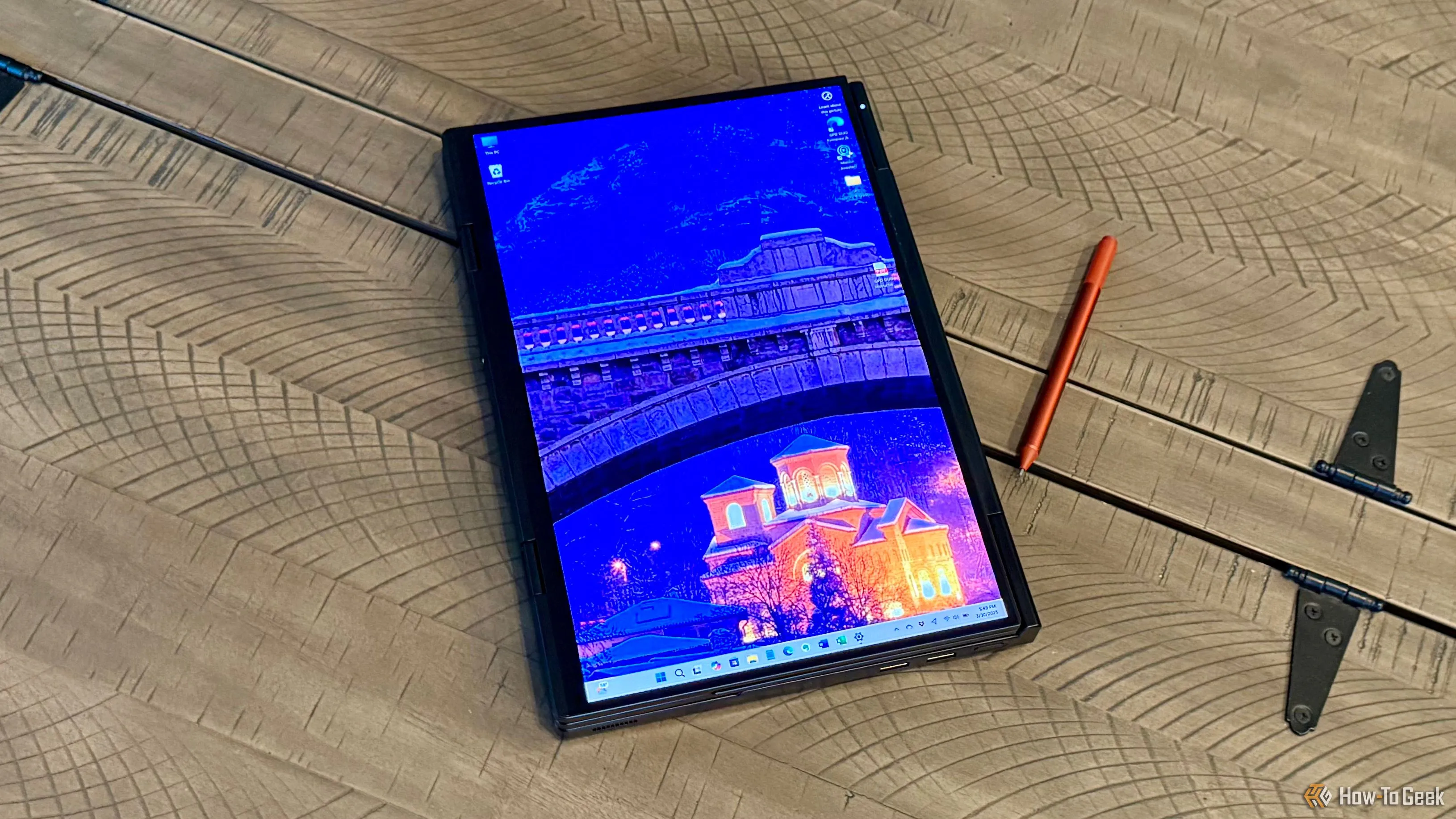 GPD Duo được sử dụng như một máy tính bảng cùng với bút cảm ứng, tối ưu cho nhập liệu.