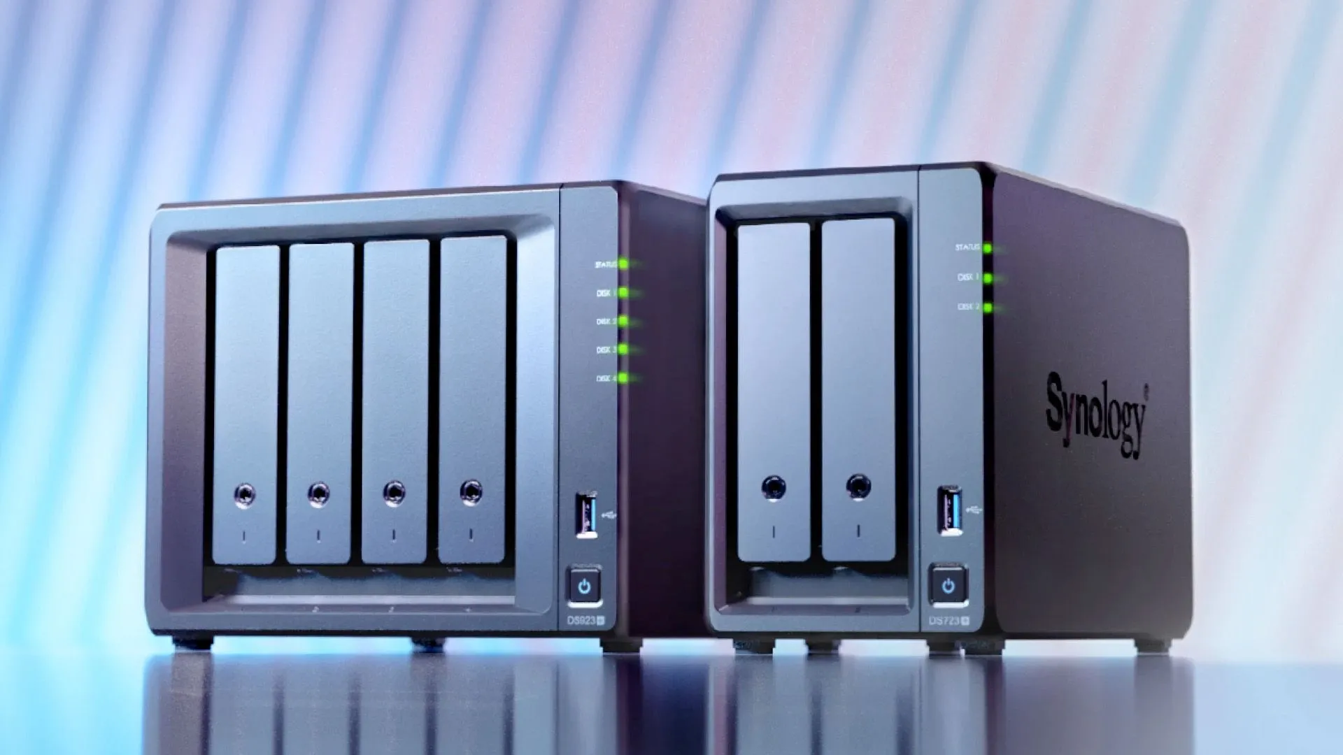 Hệ thống lưu trữ mạng NAS Synology với các khay ổ đĩa, minh họa cho tin tức tăng giá sản phẩm.