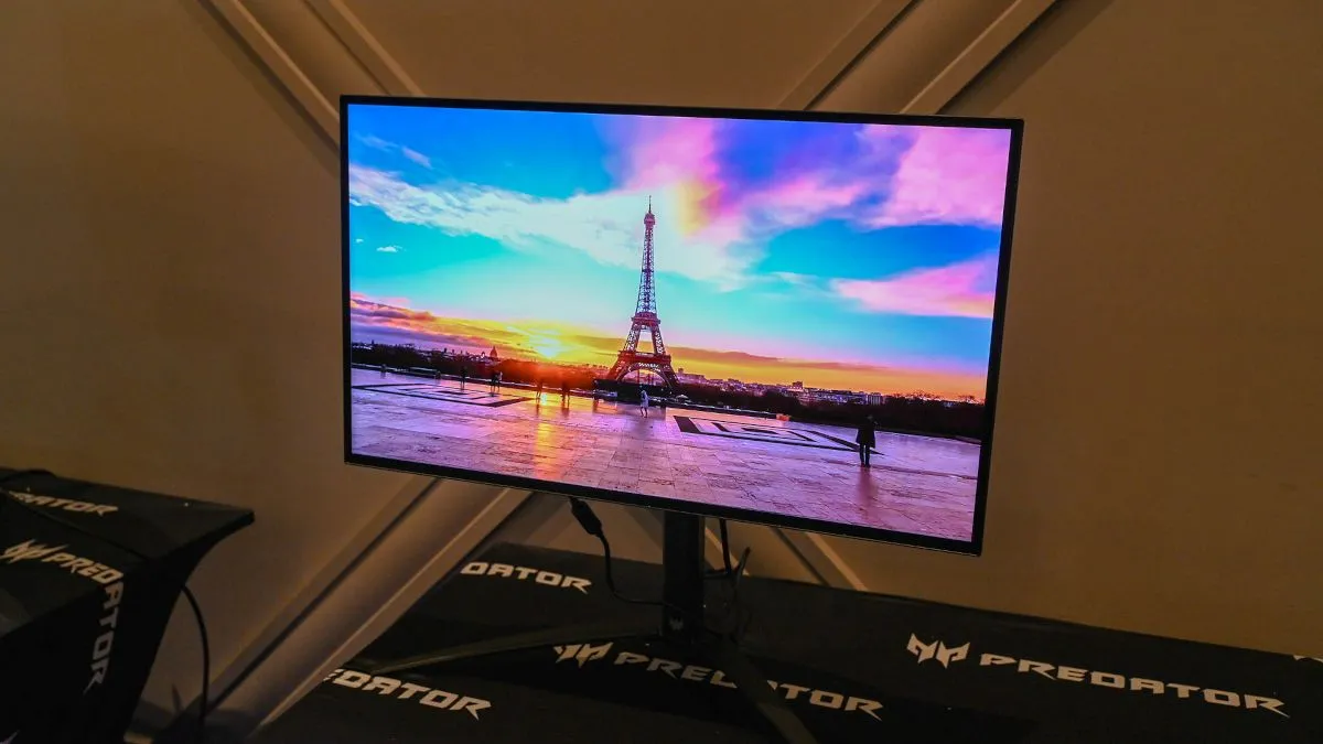 Màn hình chơi game Acer Predator X27U tại CES 2023, minh họa khả năng ép xung màn hình.