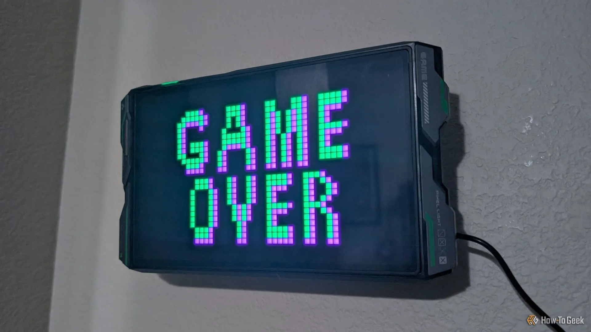 Màn hình hiển thị chữ &quot;Game Over&quot;, dấu hiệu kết thúc dịch vụ của một tựa game gacha.