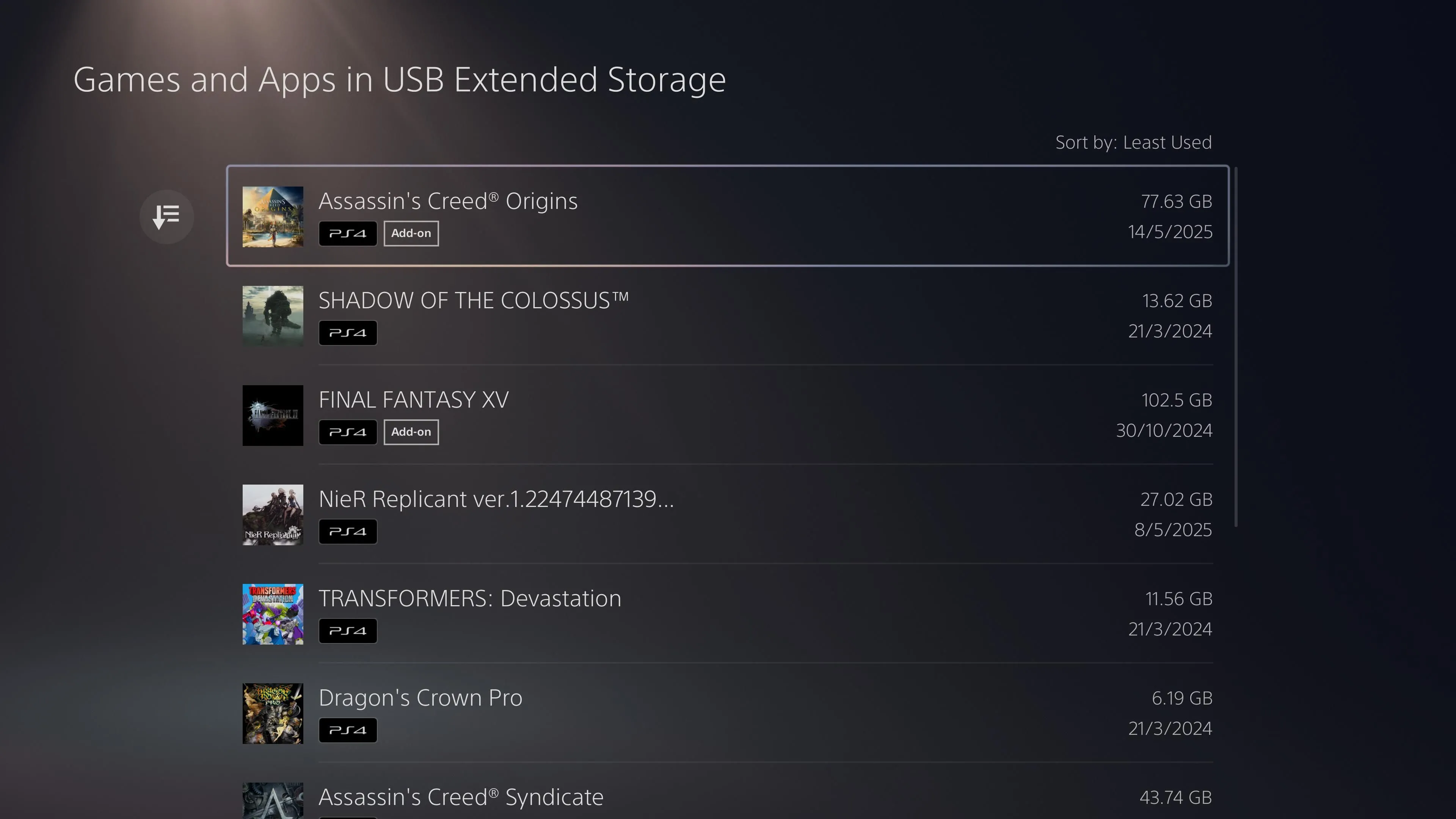 Minh họa ổ cứng ngoài được kết nối với PlayStation 5 để mở rộng dung lượng lưu trữ.