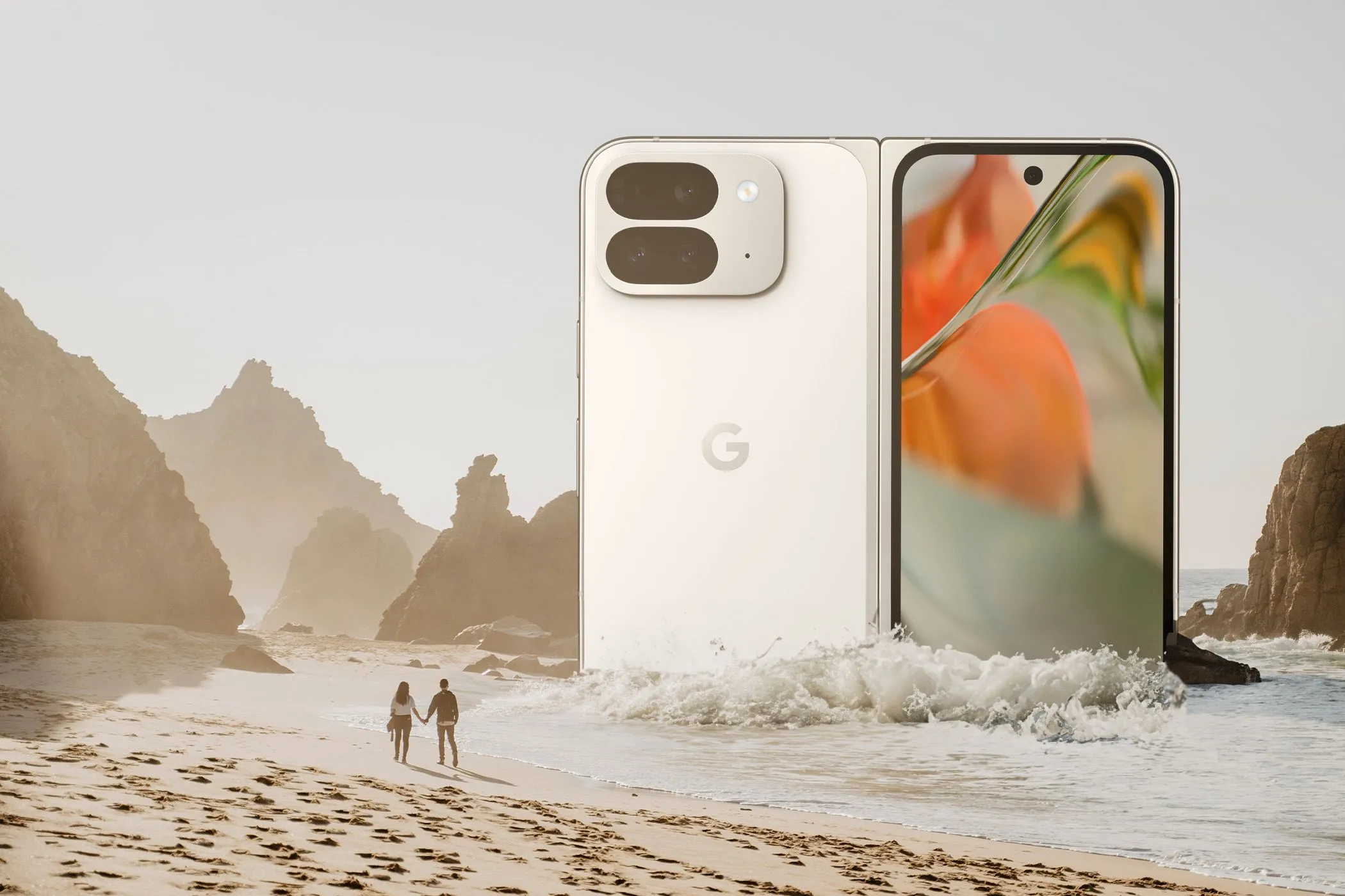 Minh họa Pixel 9 Pro Fold bên cạnh hai người có kích thước như côn trùng