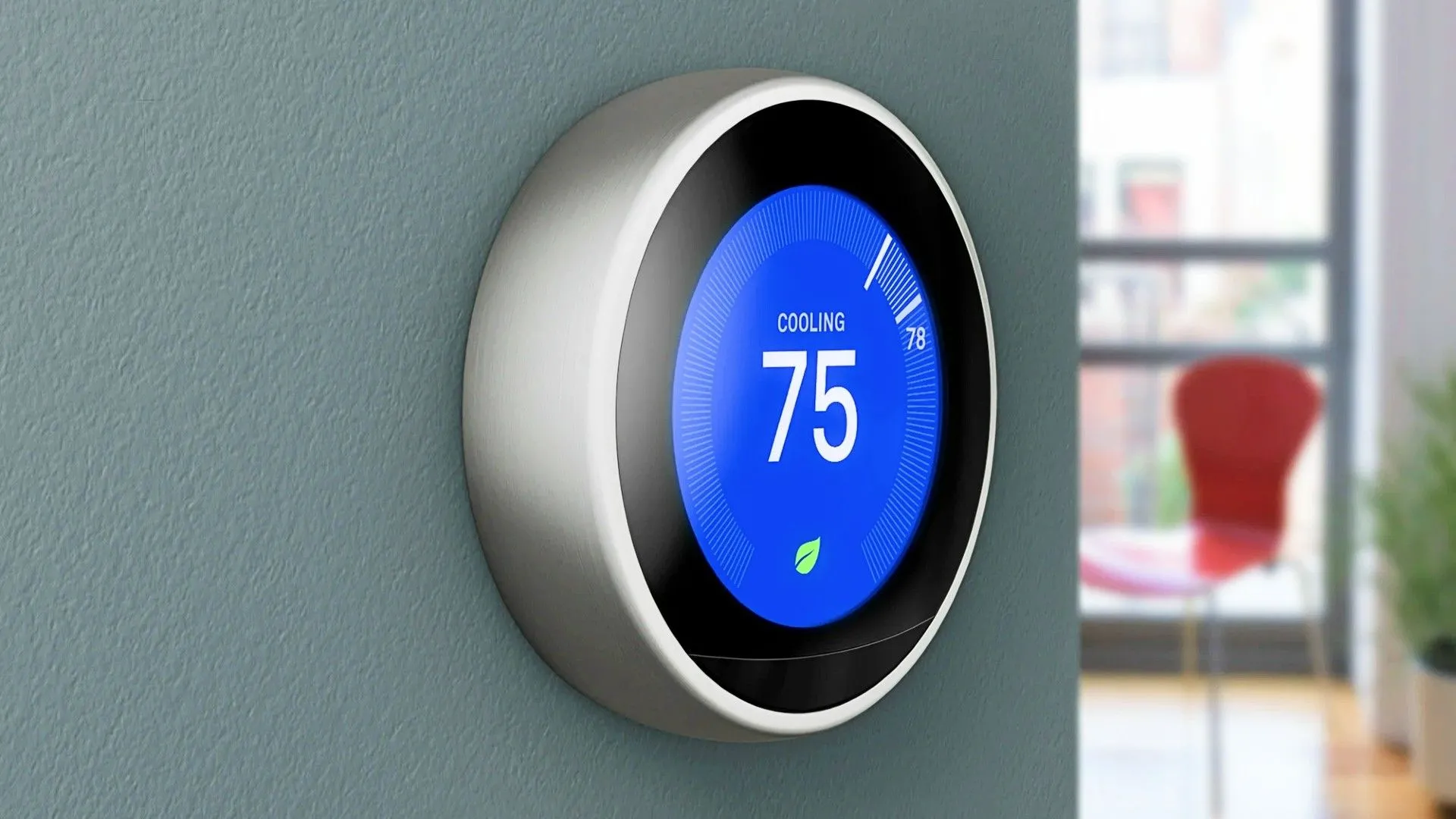 Thiết bị điều nhiệt thông minh Google Nest hiển thị nhiệt độ, minh họa cho việc các thế hệ đầu tiên sắp mất hỗ trợ phần mềm.