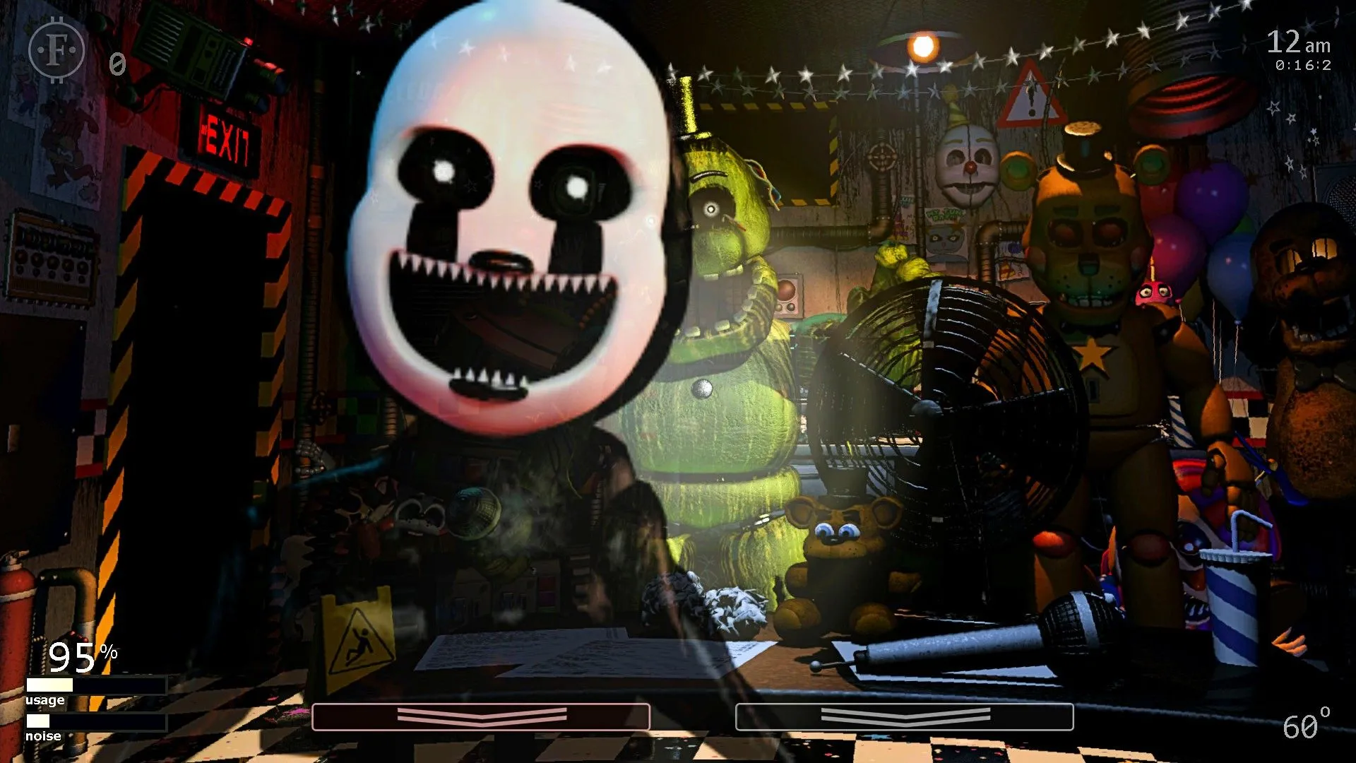 Animatronic đáng sợ tấn công người chơi trong Ultimate Custom Night