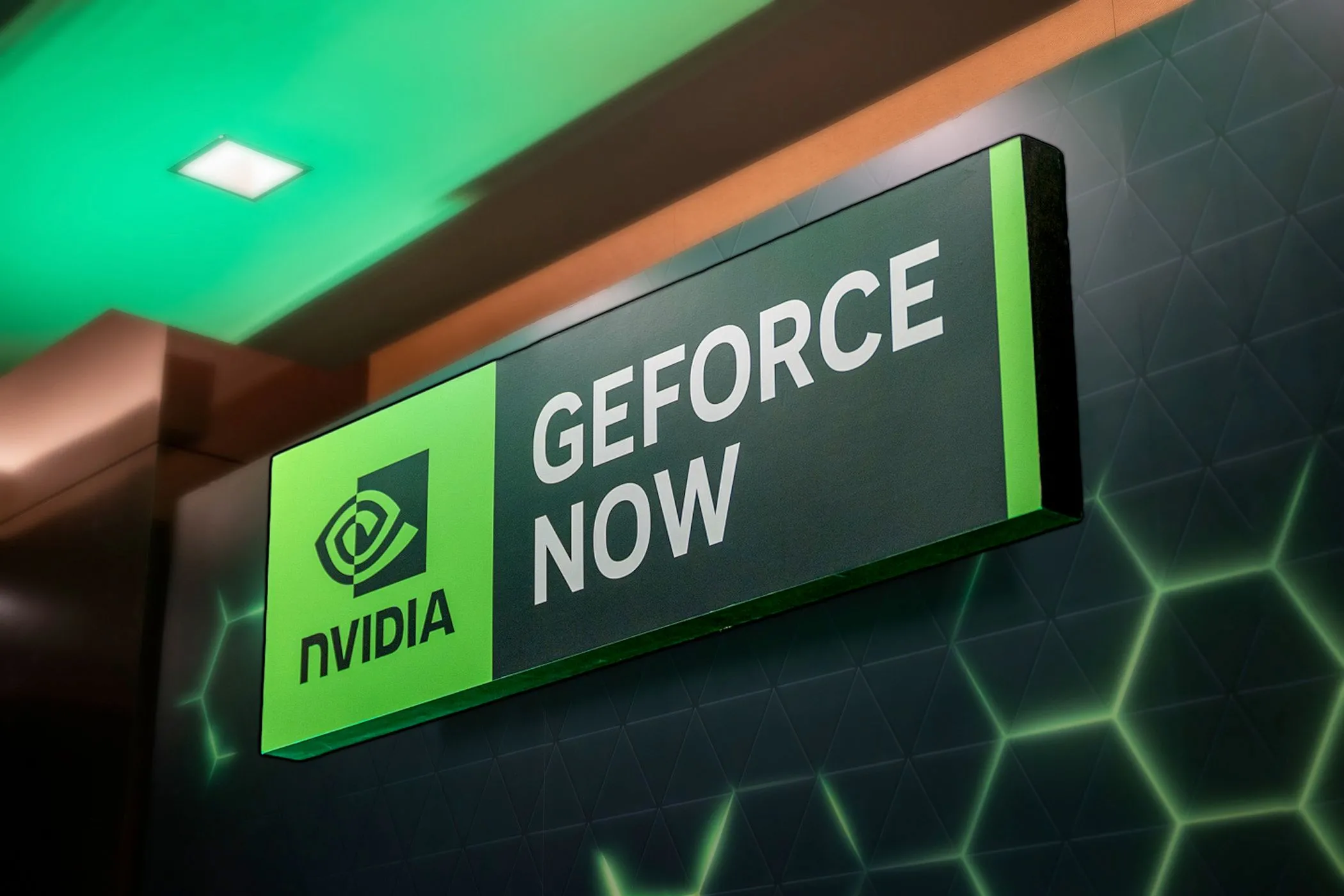 Biển quảng cáo NVIDIA GeForce NOW tại CES 2024