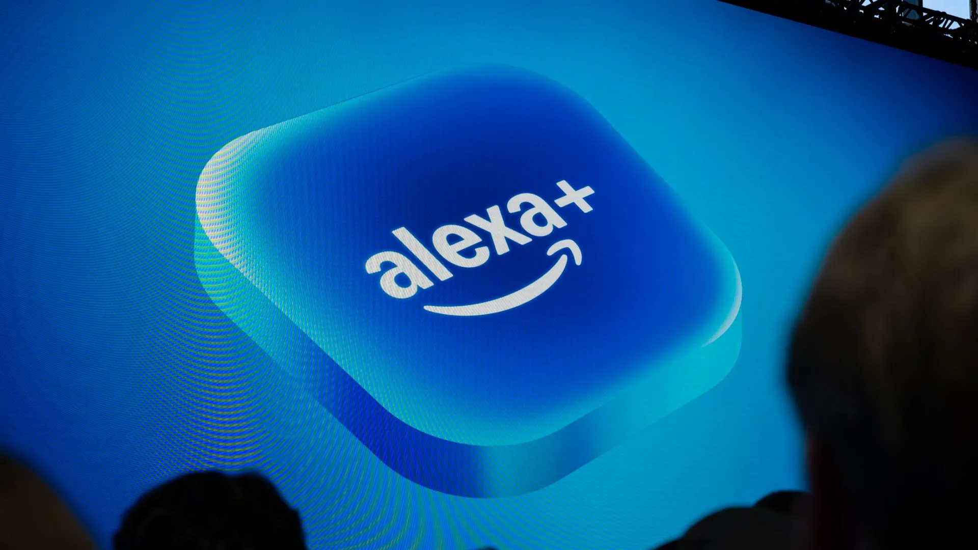 Biểu tượng Amazon Alexa+ trên nền xanh, minh họa cho trợ lý ảo AI được cải tiến với khả năng đàm thoại thông minh.