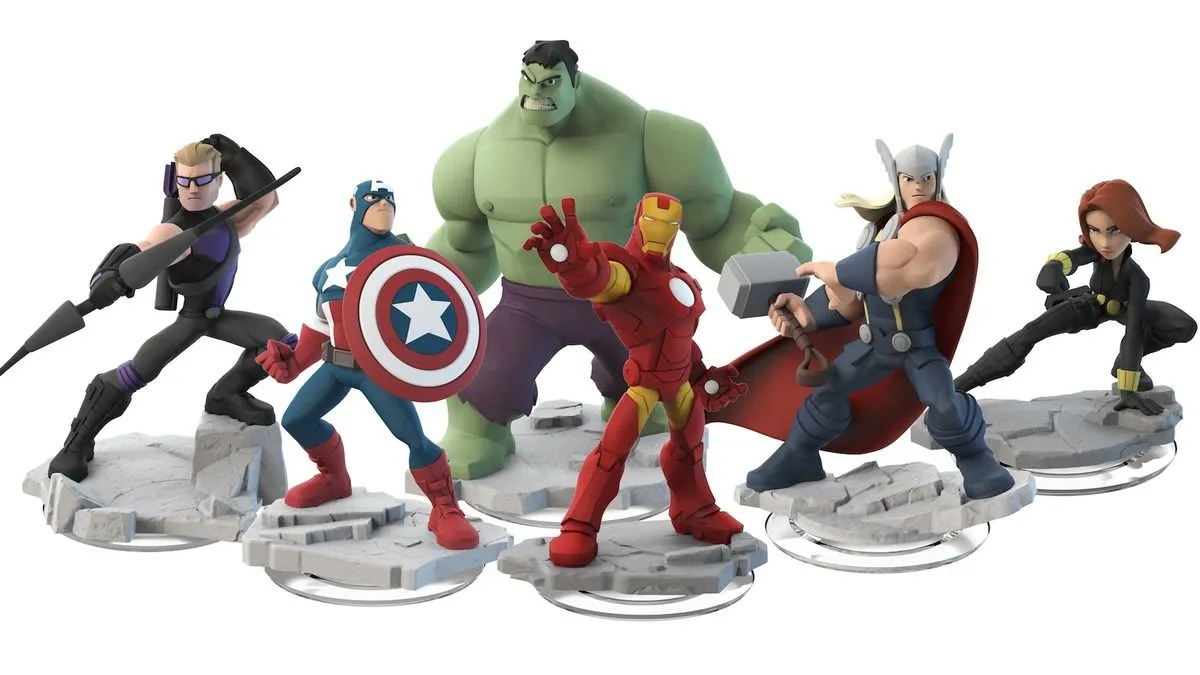 Các mô hình nhân vật Marvel của Disney Infinity 2.0, đại diện cho thể loại game toys-to-life.