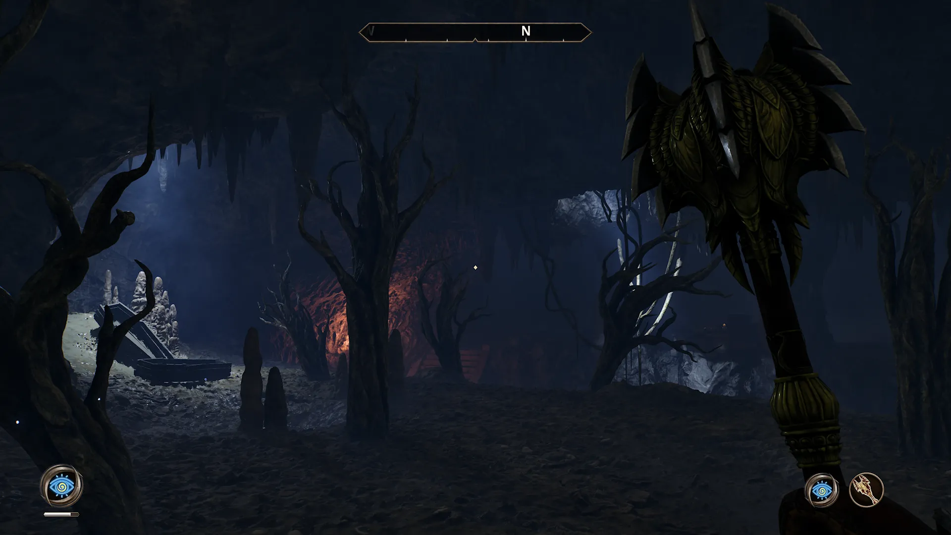 Cảnh người chơi khám phá hang động trong tựa game The Elder Scrolls IV: Oblivion Remastered, ví dụ về thành công của chiến lược phát hành bất ngờ.