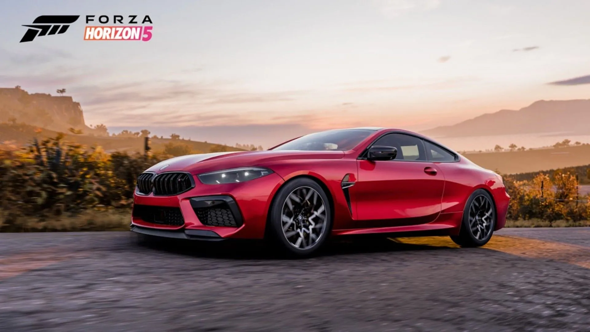 Chiếc xe thể thao màu đỏ trên con đường hoàng hôn trong Forza Horizon 5