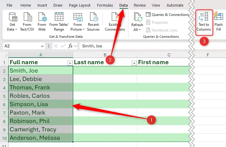 Chọn vùng dữ liệu cần tách và công cụ Text to Columns trên tab Data trong Excel
