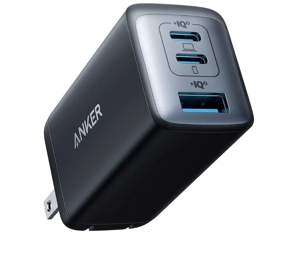 Củ sạc Anker Nano 65W USB-C với ba cổng sạc, nhỏ gọn và tiện lợi