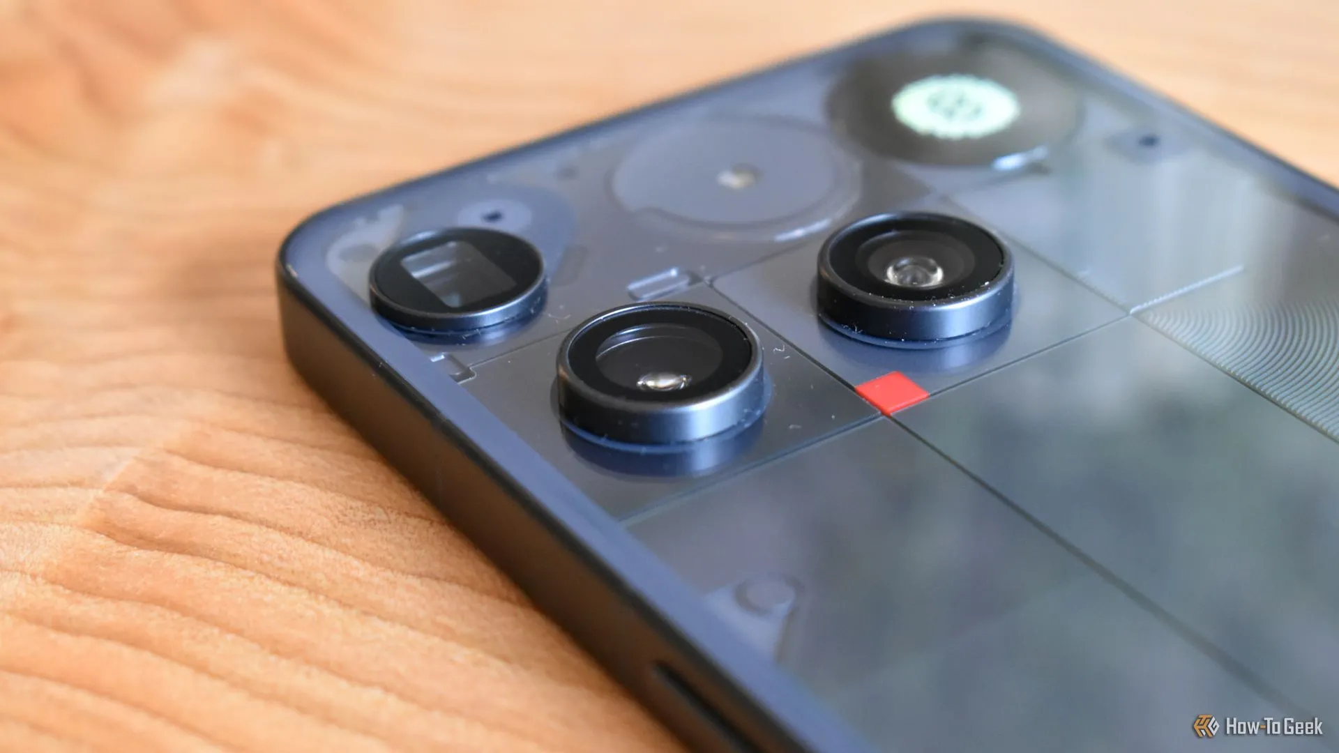 Cụm ba camera sau của Nothing Phone 3.