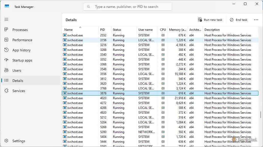 Danh sách dài các tiến trình svchost.exe trong Task Manager, thiếu thông tin chi tiết.