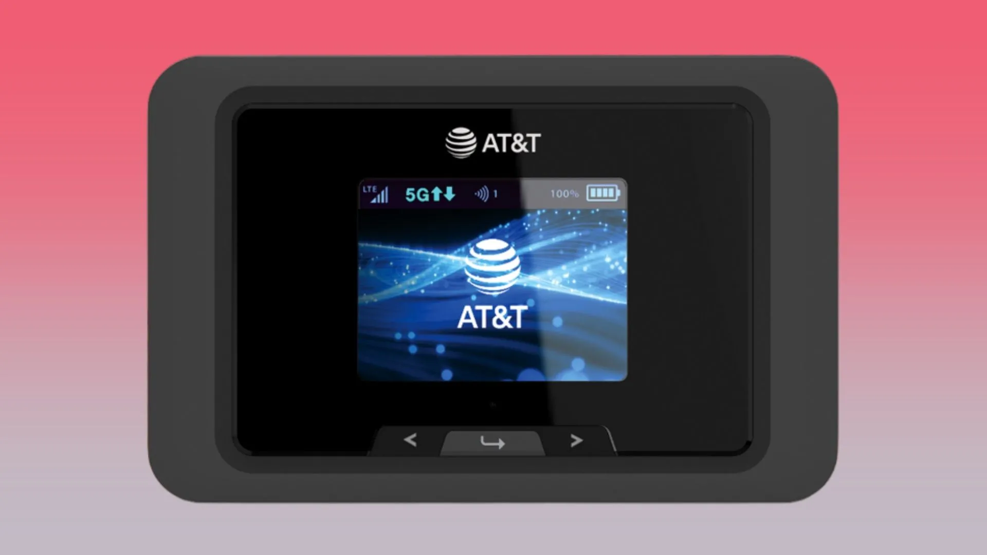Franklin A50 mobile hotspot nhỏ gọn trên bàn làm việc, minh họa sự tiện lợi của thiết bị phát Wi-Fi di động.