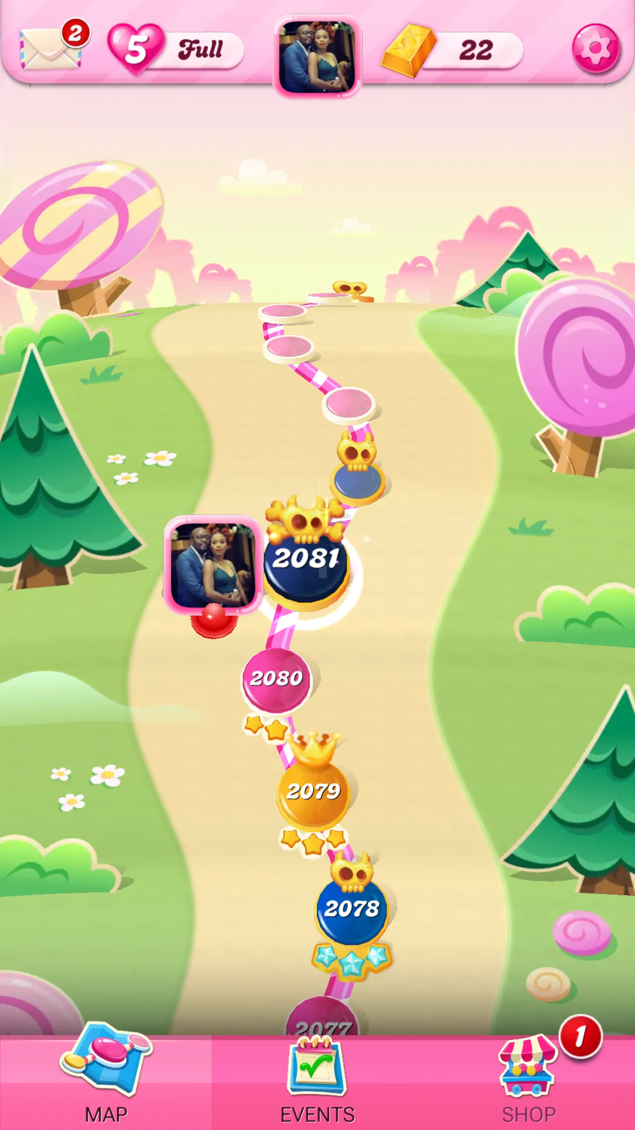 Giao diện bản đồ của game Candy Crush Saga trên iPhone, minh họa một tựa game casual lý tưởng cho smartphone.