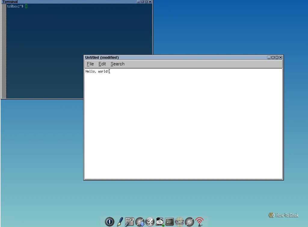 Giao diện tối giản của TinyCore Linux với cửa sổ terminal và ứng dụng ghi chú, minh họa kích thước siêu nhỏ gọn.
