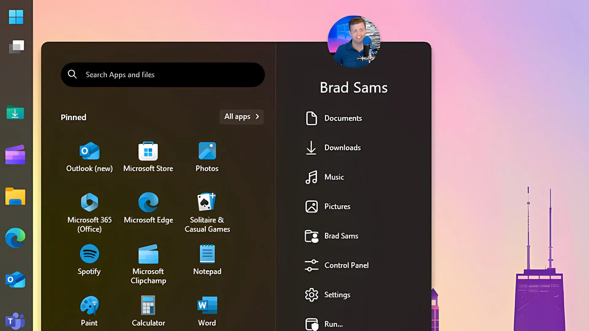 Giao diện Windows 11 với thanh Taskbar được di chuyển sang cạnh màn hình bằng phần mềm Start11.