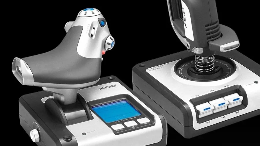 Hệ thống Logitech Saitek X52 HOTAS, bộ điều khiển cần lái máy bay và bướm ga chuyên dụng, phù hợp cho các tựa game mô phỏng bay và phi thuyền không gian.