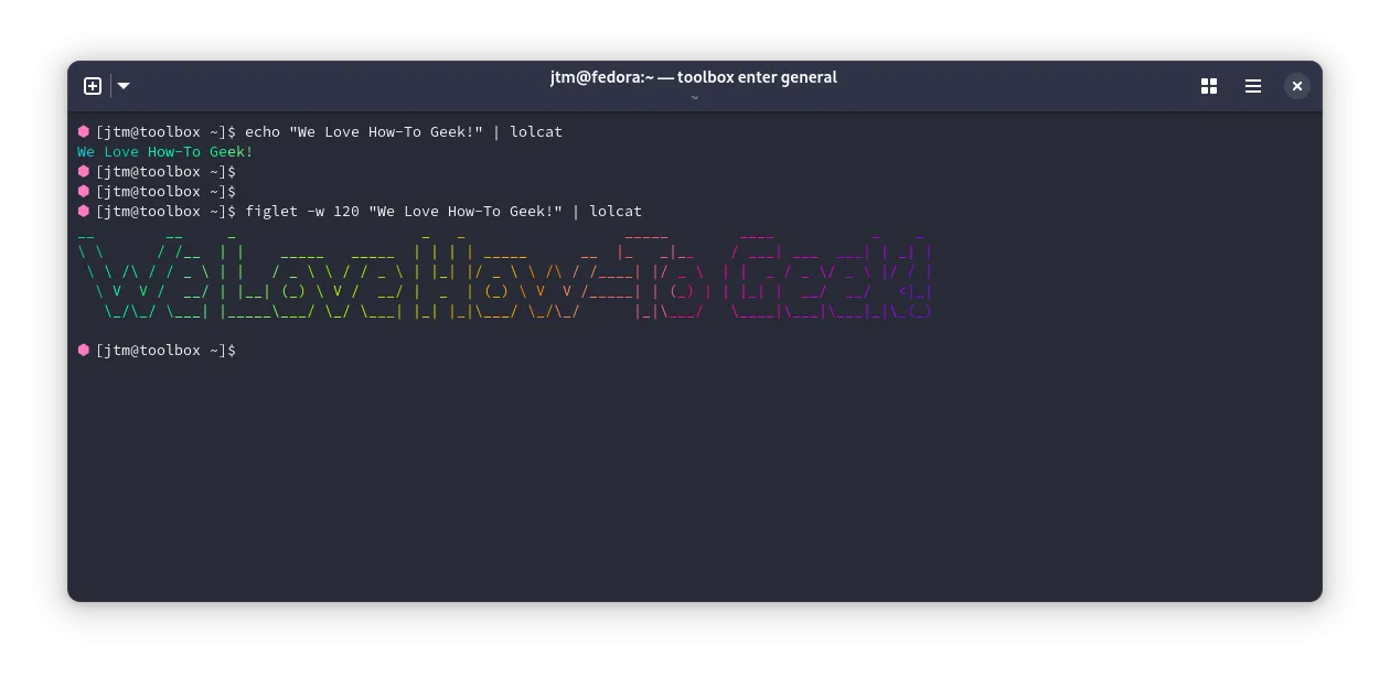 Kết quả lệnh lolcat in &quot;We Love How-To Geek&quot; trong terminal Linux.