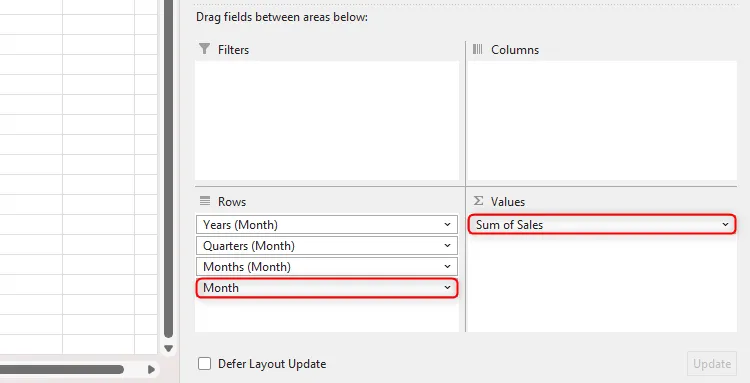 Khung PivotTable Fields của Excel với Month trong mục Rows và Sum Of Sales trong mục Values.