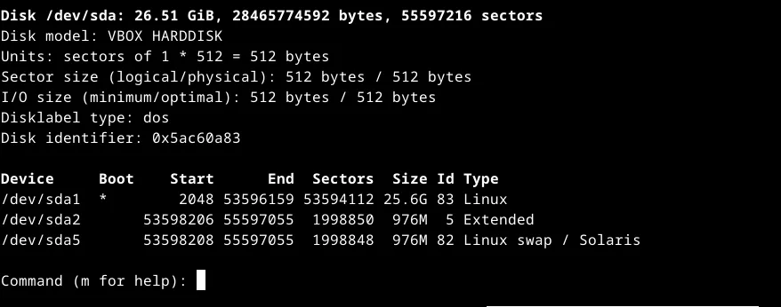 Lệnh fdisk trong Linux hiển thị bảng phân vùng ổ cứng trên terminal