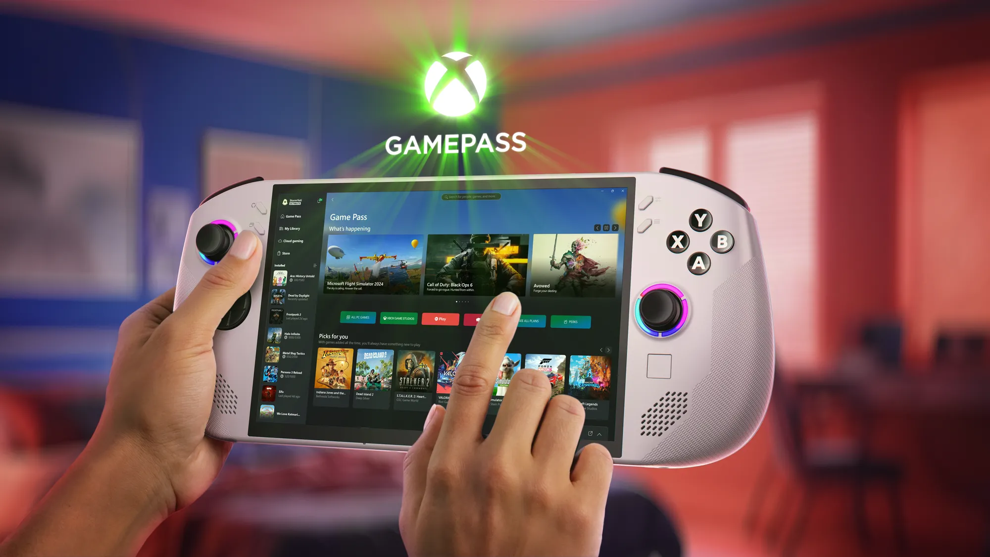 Lenovo Legion Go S màu trắng hiển thị giao diện Xbox Game Pass