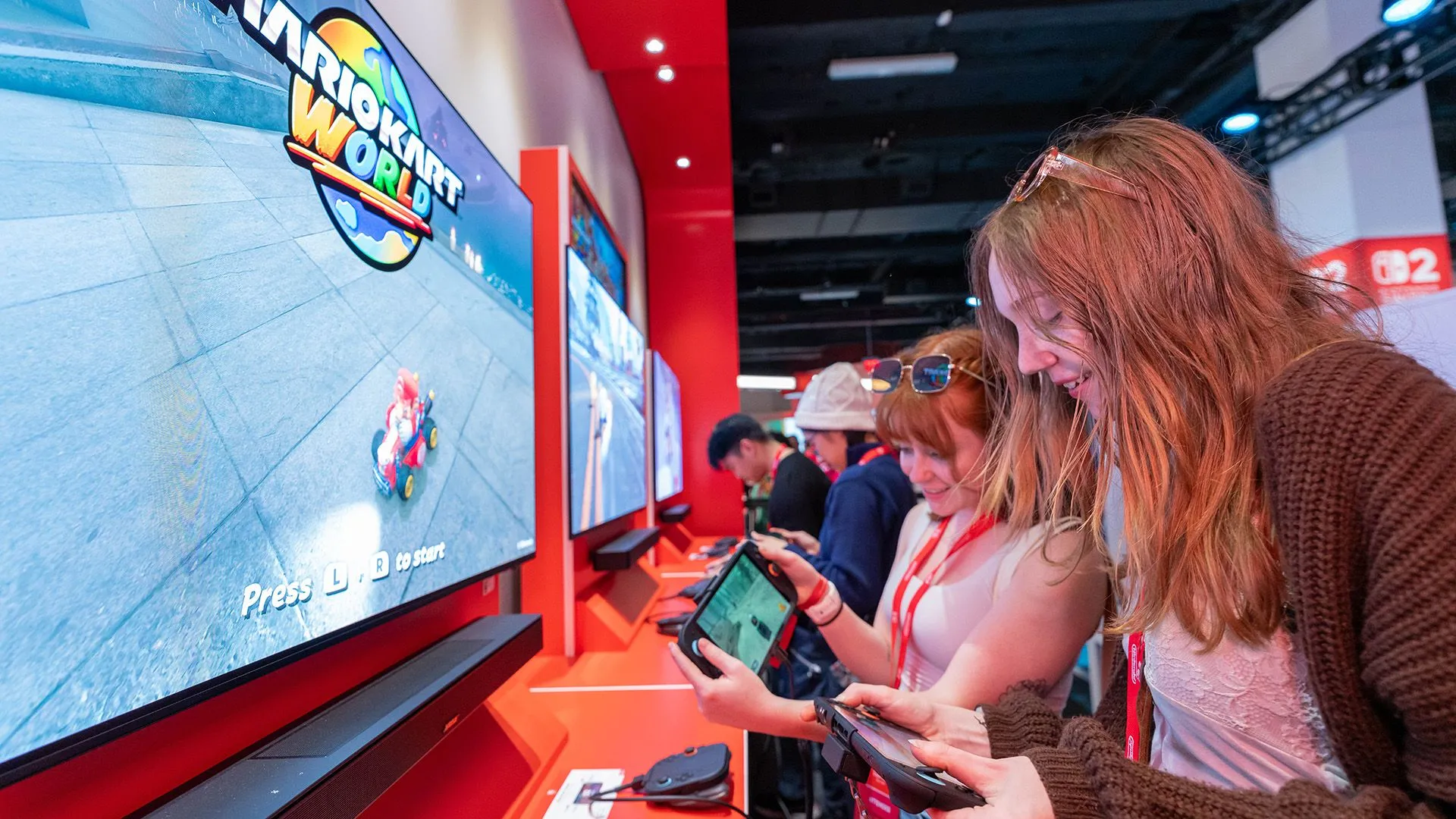 man-hinh-lon-quang-cao-mario-kart-world-tai-nintendo-switch-2-experience-nyc
