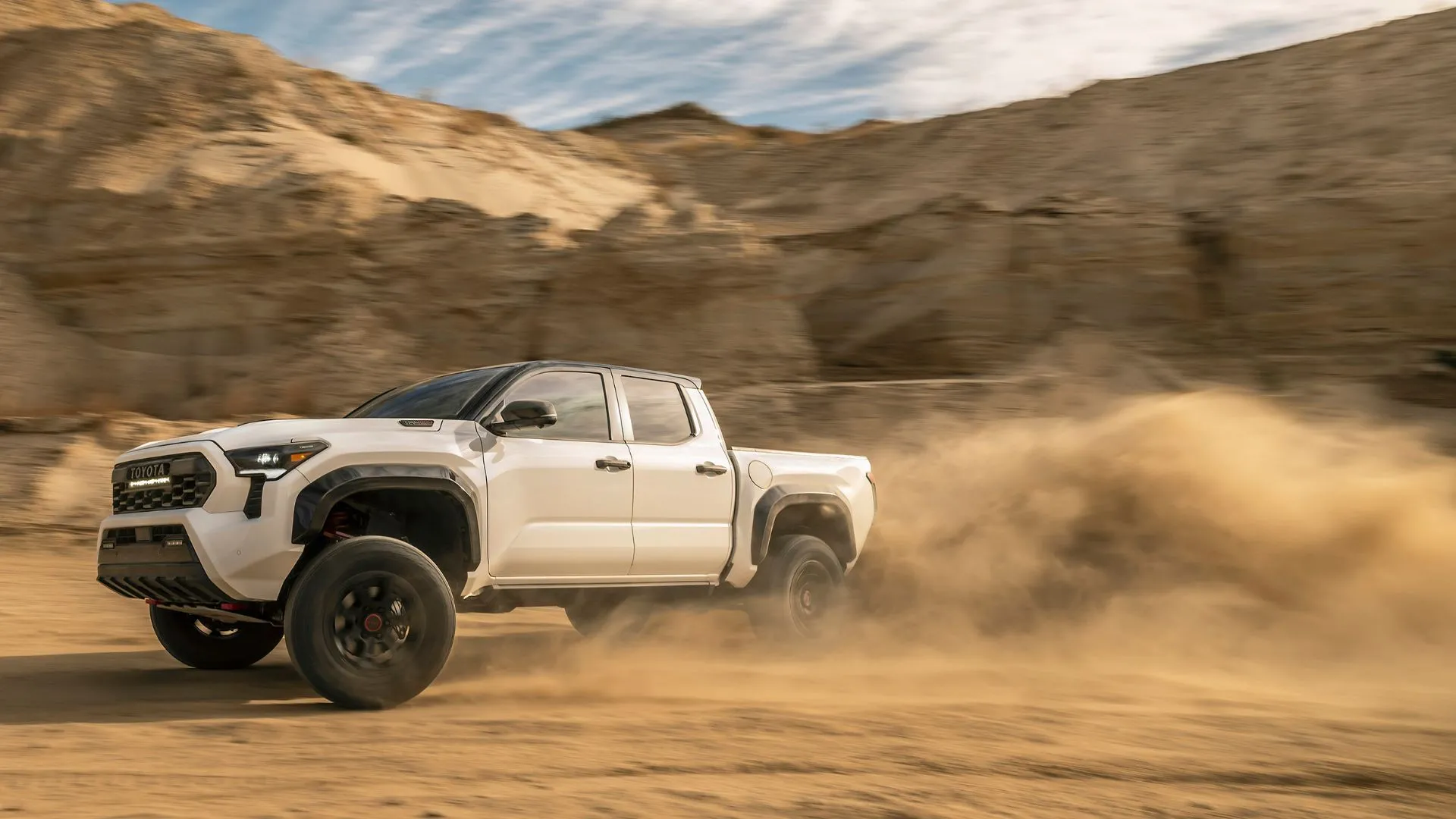 Mẫu xe Toyota off-road TRD Pro 2025, minh họa sự thành công về doanh số.