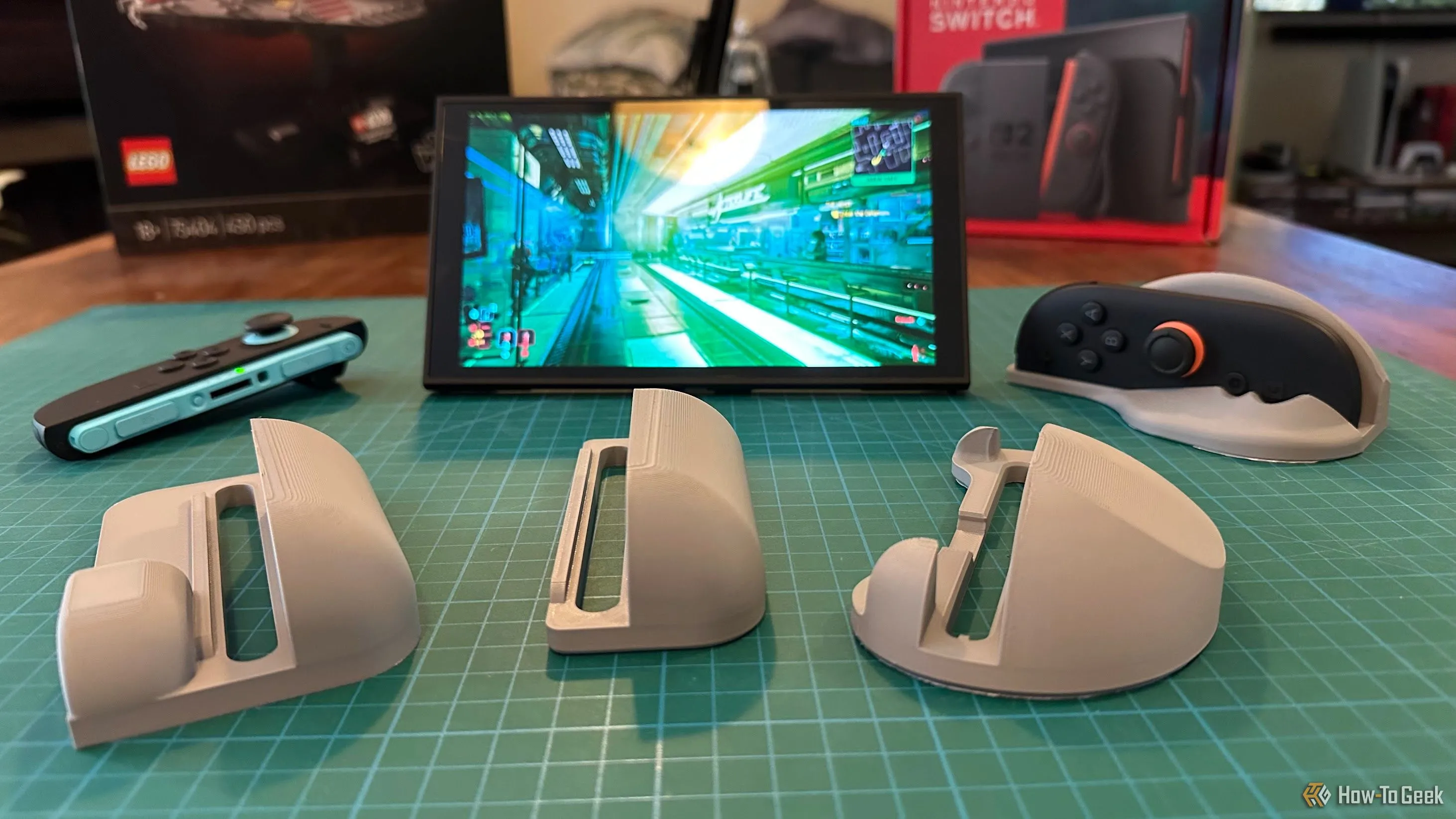 Máy Nintendo Switch 2 và các vỏ chuột in 3D dành cho Joy-Con.