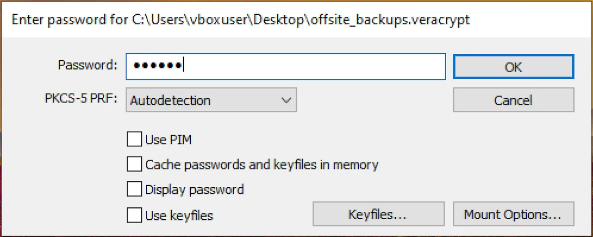 Nhập mật khẩu đã đặt để mở khóa và gắn container VeraCrypt được mã hóa, cấp quyền truy cập vào dữ liệu an toàn