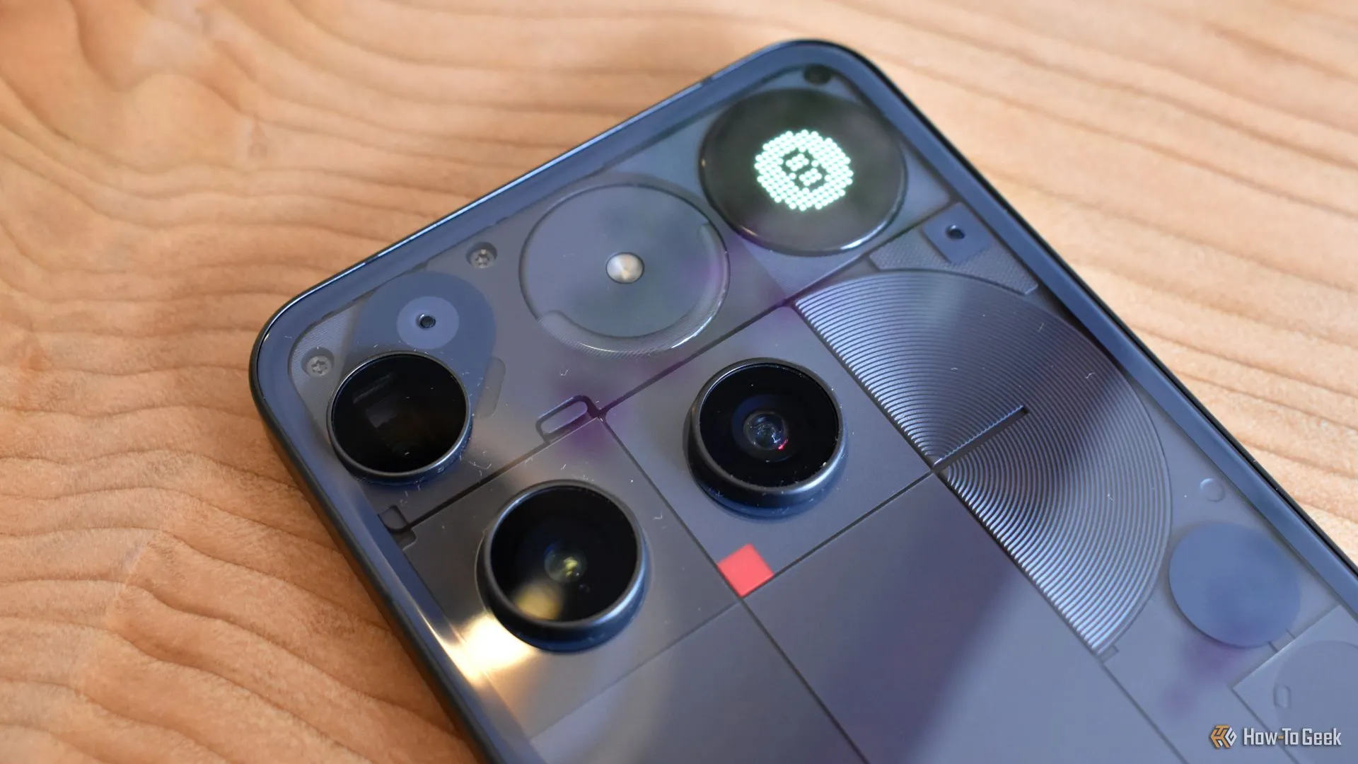 Nothing Phone 3 hiển thị chức năng Magic 8 Ball trên Glyph Matrix.