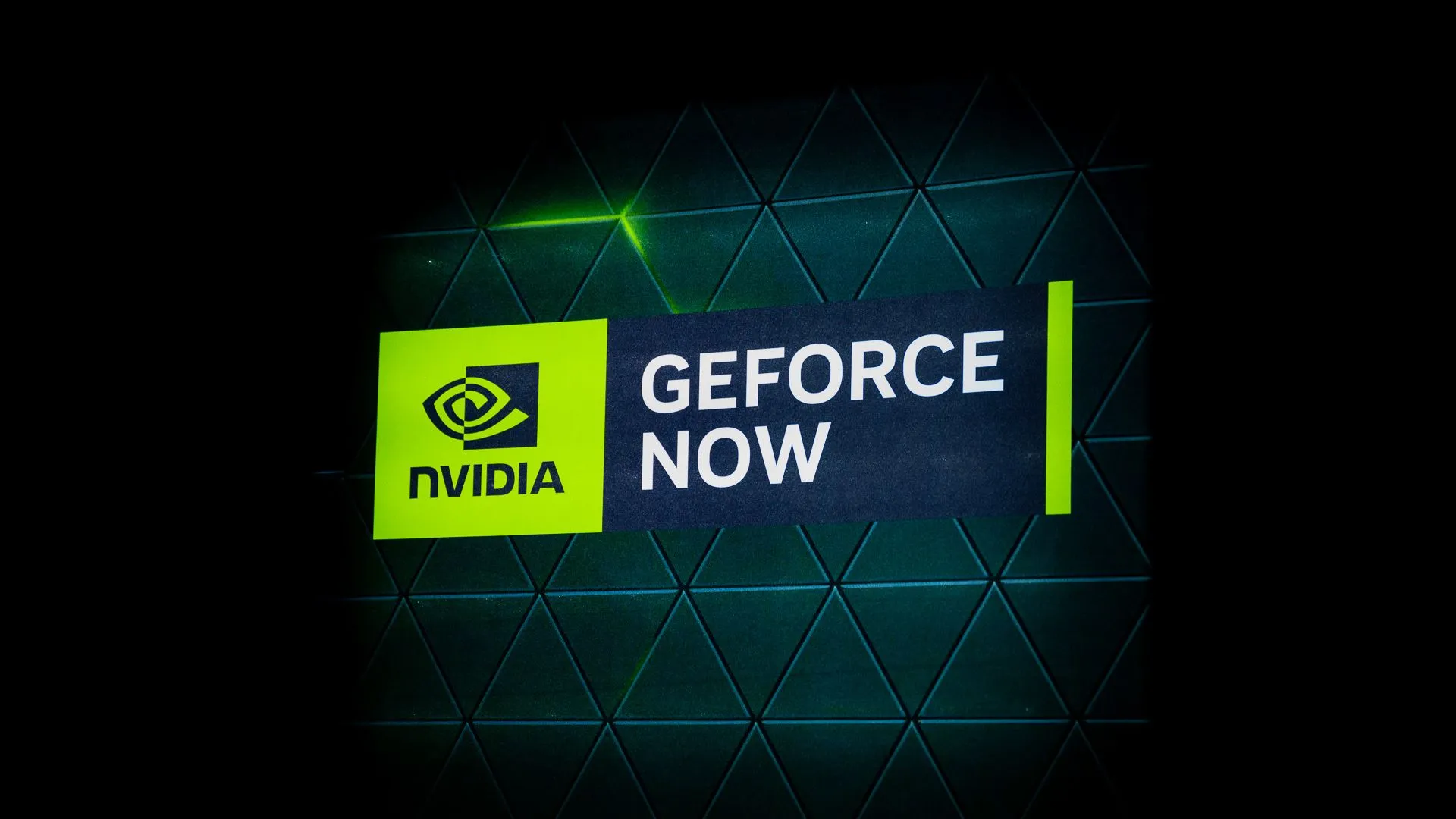 Tấm biển Nvidia GeForce Now tại gian hàng của công ty ở CES 2023