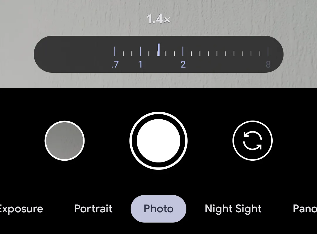 Thanh trượt để thu phóng chính xác hơn trong giao diện Pixel Camera
