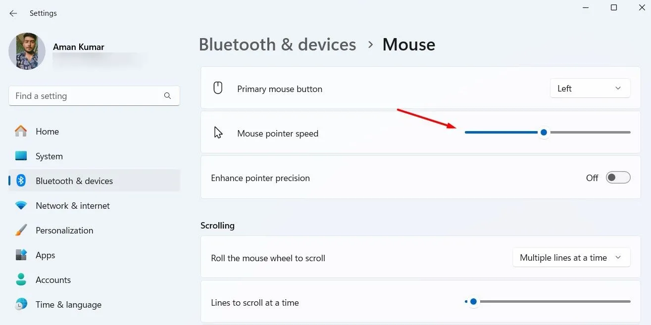 Thanh trượt &quot;Mouse Pointer Speed&quot; trong cài đặt Chuột của Windows 11, cho phép điều chỉnh tốc độ con trỏ thủ công.
