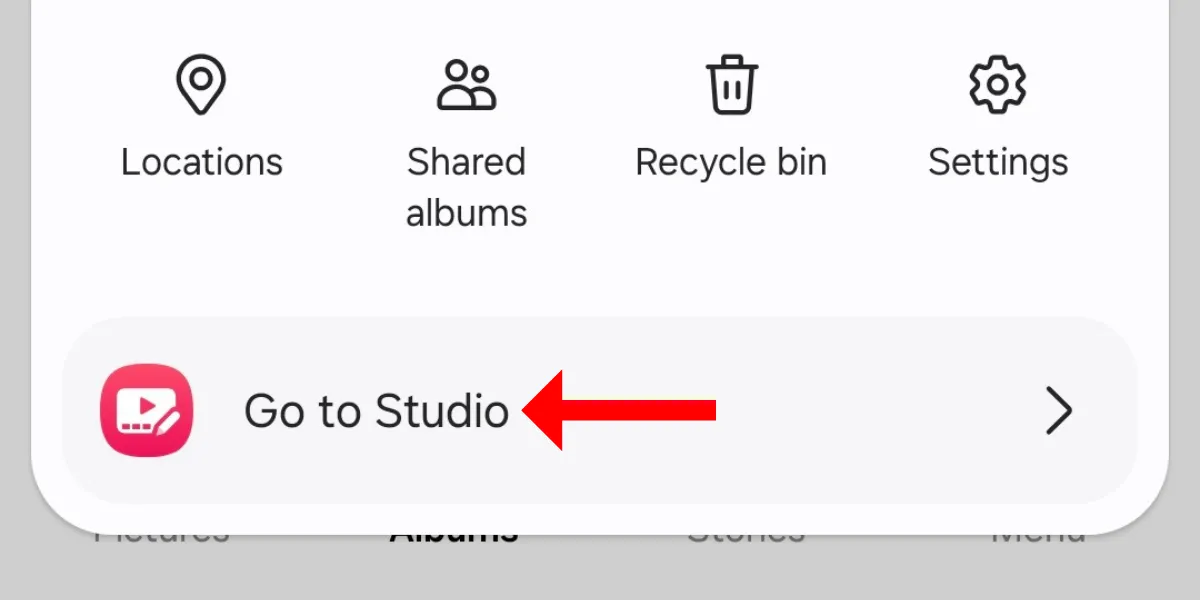 Tùy chọn &quot;Đi đến Studio&quot; trong menu ứng dụng Thư viện trên Galaxy S25.