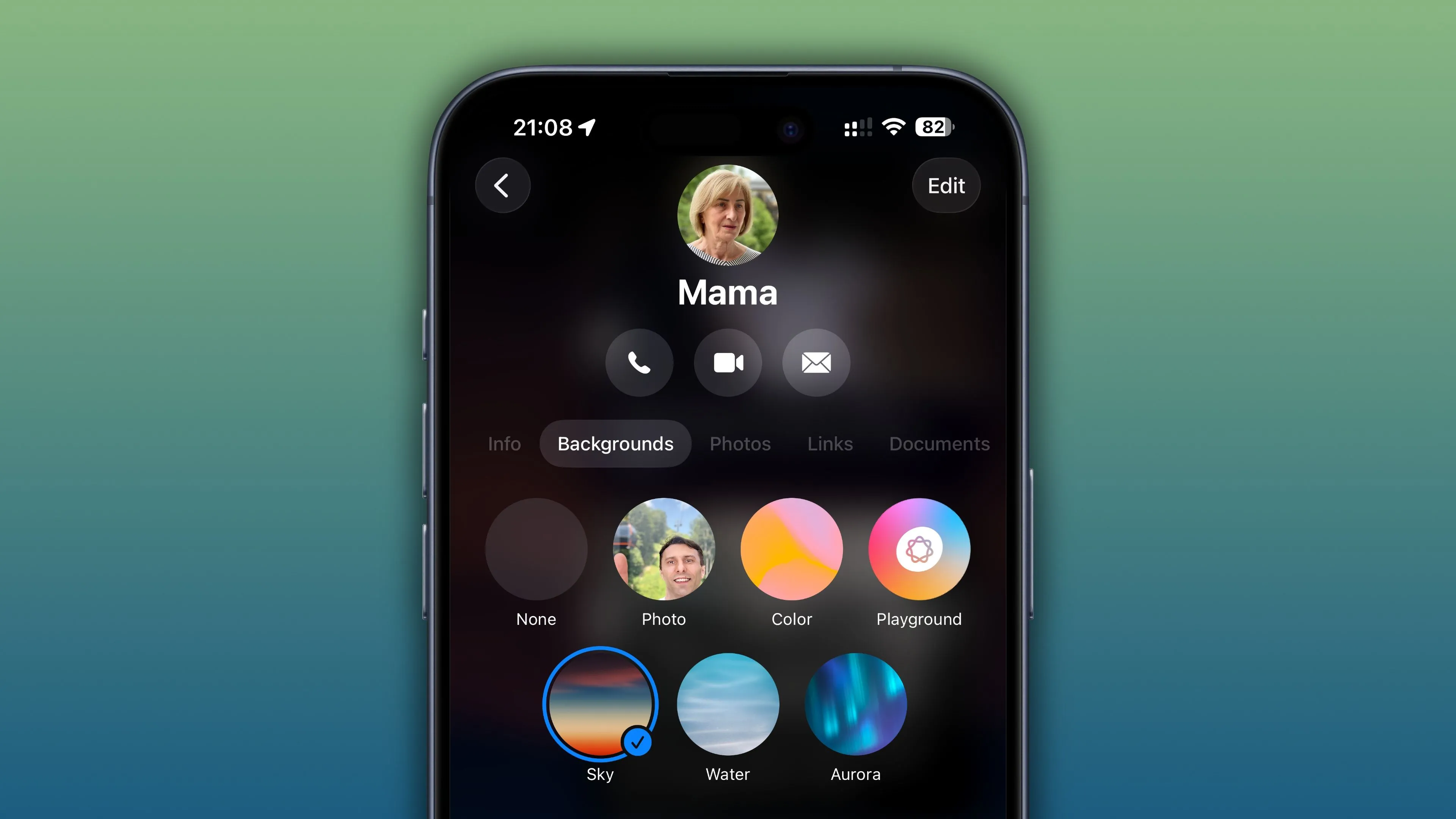 Ứng dụng Tin nhắn trên iPhone hiển thị các hình nền trò chuyện tùy chỉnh trong iOS 26.