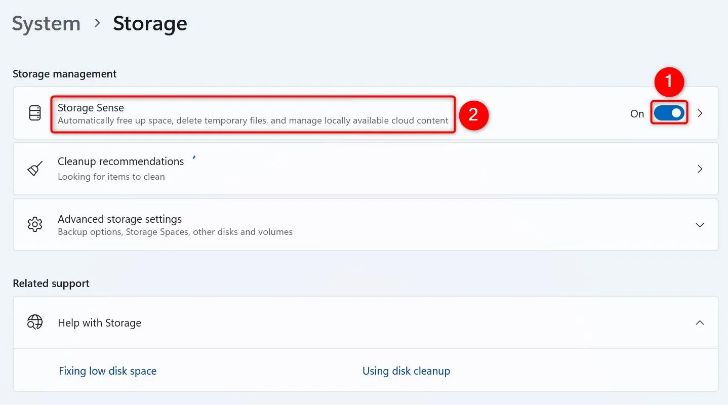 Cài đặt &quot;Storage&quot; trong Windows 11, bật tính năng Storage Sense để quản lý dung lượng tự động.