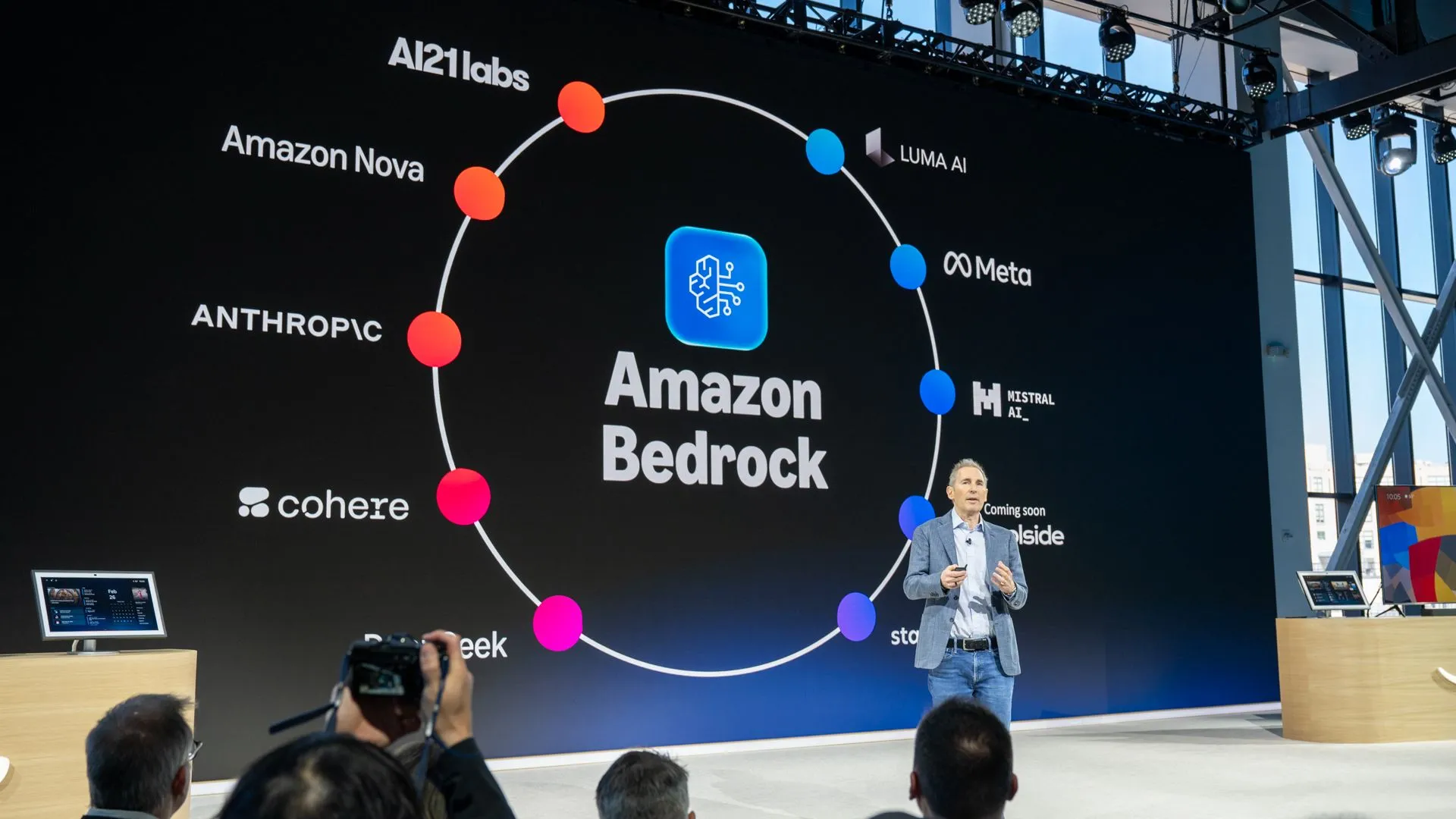 CEO Amazon Andy Jassy giới thiệu về Amazon Bedrock, nền tảng công nghệ cốt lõi của Alexa+