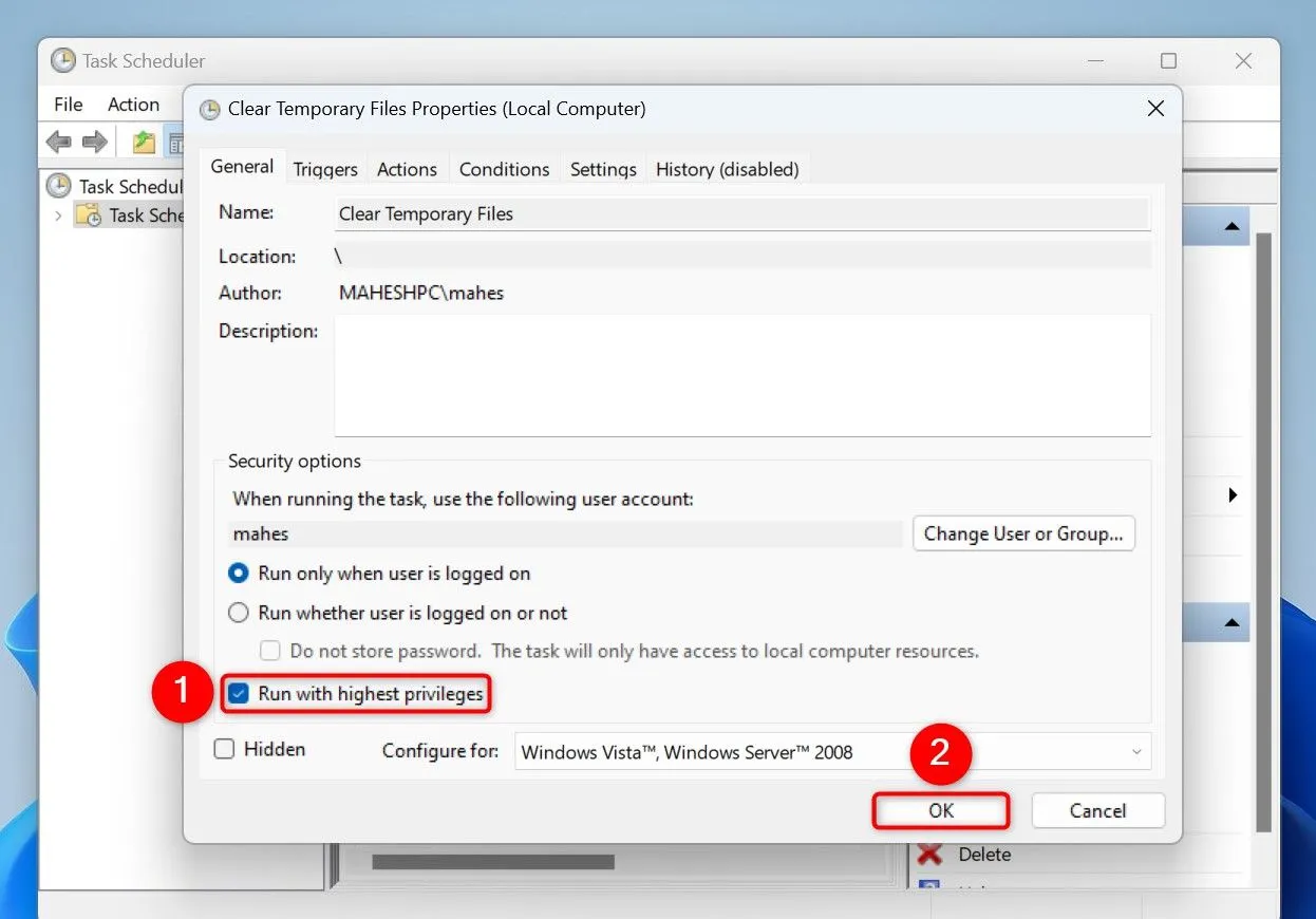 Cửa sổ thuộc tính tác vụ, chọn &quot;Run With Highest Privileges&quot; để script dọn dẹp file rác Windows 11 hoạt động hiệu quả.