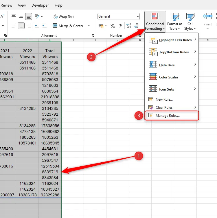Dữ liệu trong Excel được chọn và tùy chọn Manage Rules của menu thả xuống Conditional Formatting được chọn