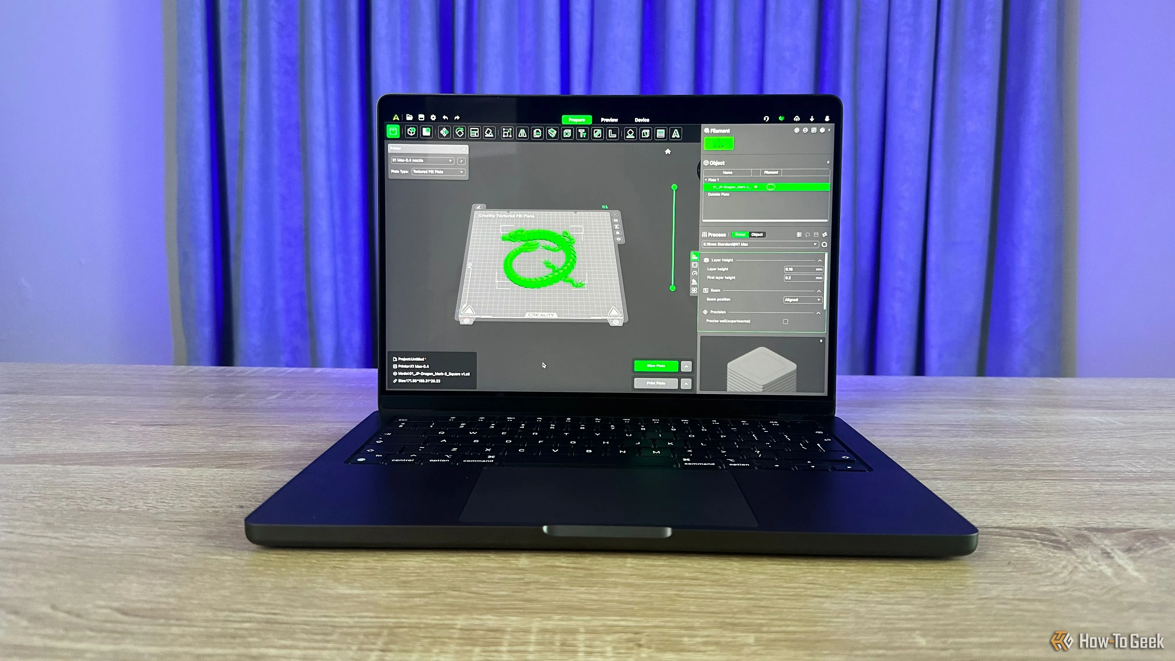 MacBook Pro M4 Pro hiển thị ứng dụng in 3D, minh họa khả năng tùy biến giao diện người dùng.