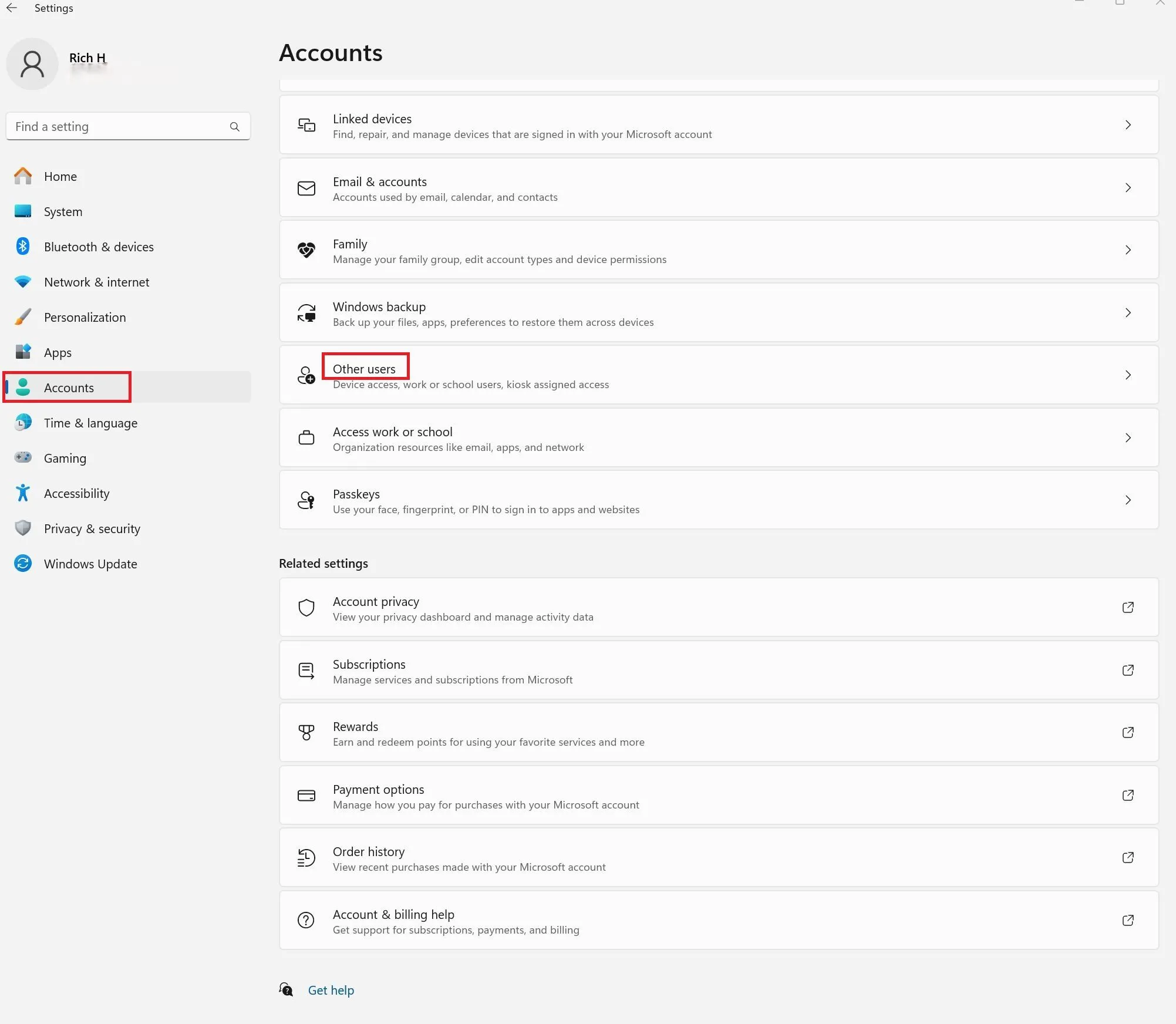 Màn hình cài đặt quyền riêng tư Windows 11 cho phép tạo tài khoản người dùng mới