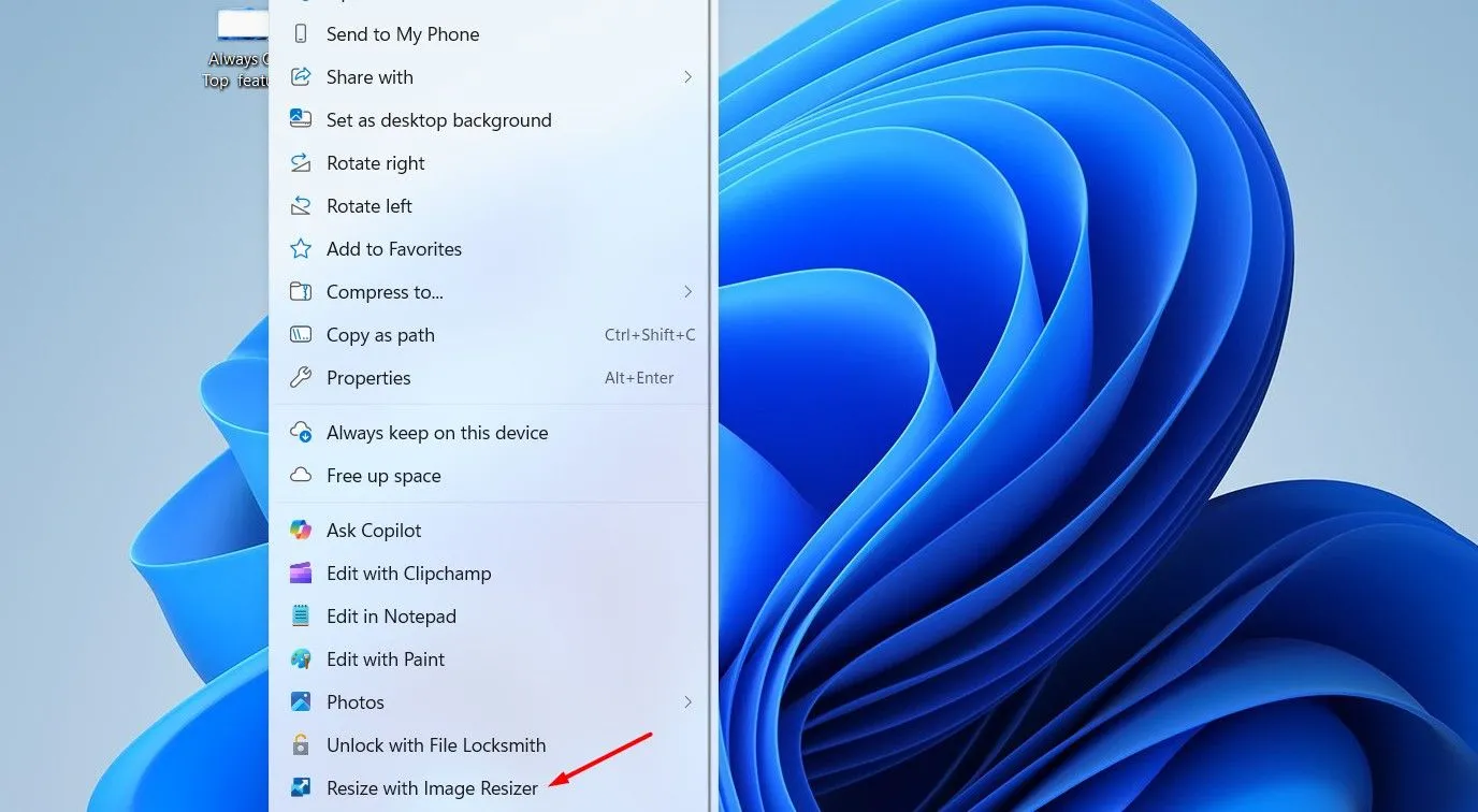 Menu chuột phải hiển thị tùy chọn &quot;Resize With Image Resizer&quot; (Thay đổi kích thước với Image Resizer) của PowerToys